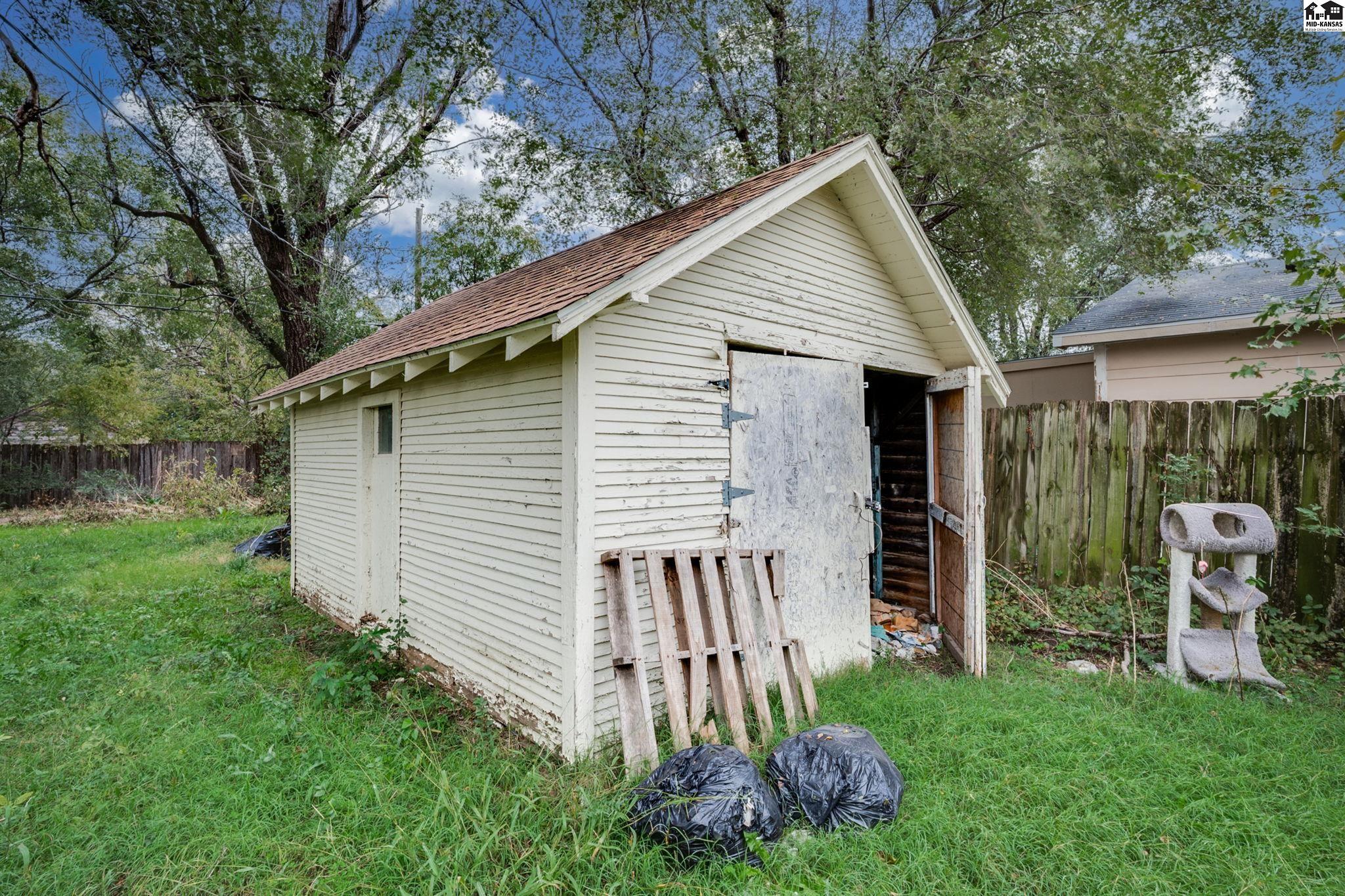 1844 S Hiram Avenue Wichita KS 67213