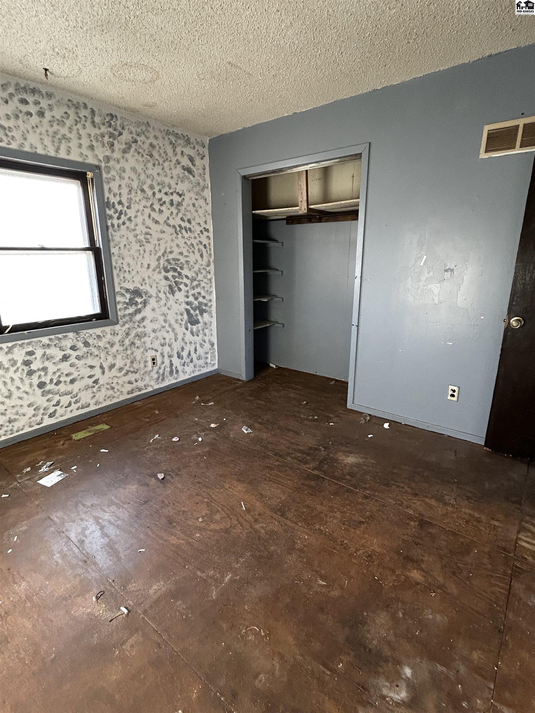 126 N Collingwood Street Pretty Prairie KS 67570