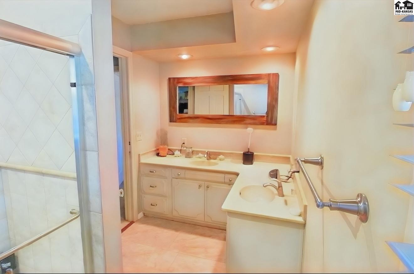 606 Adair Circle Hutchinson KS 67502