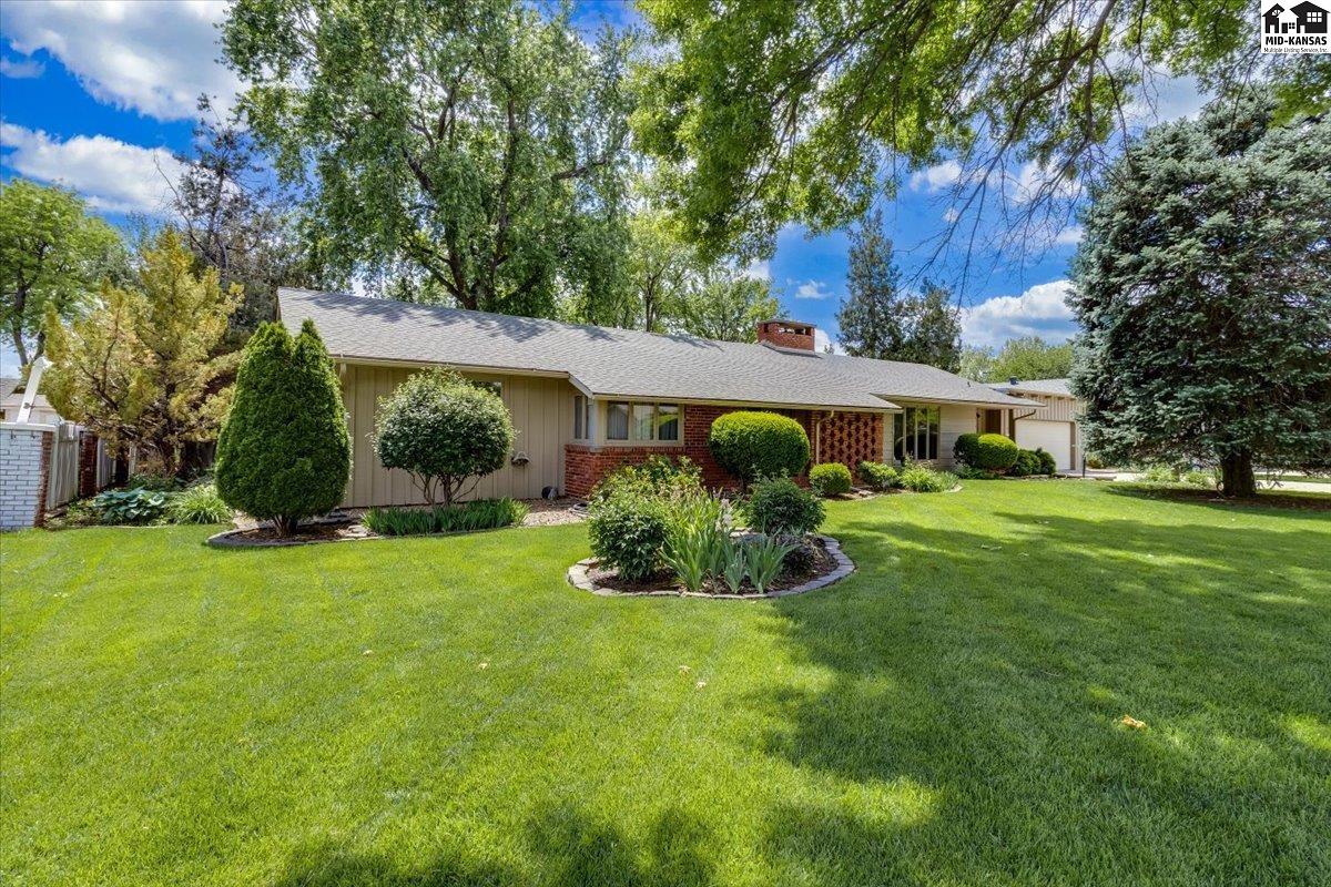 9 Pawnee Drive Hutchinson KS 67502