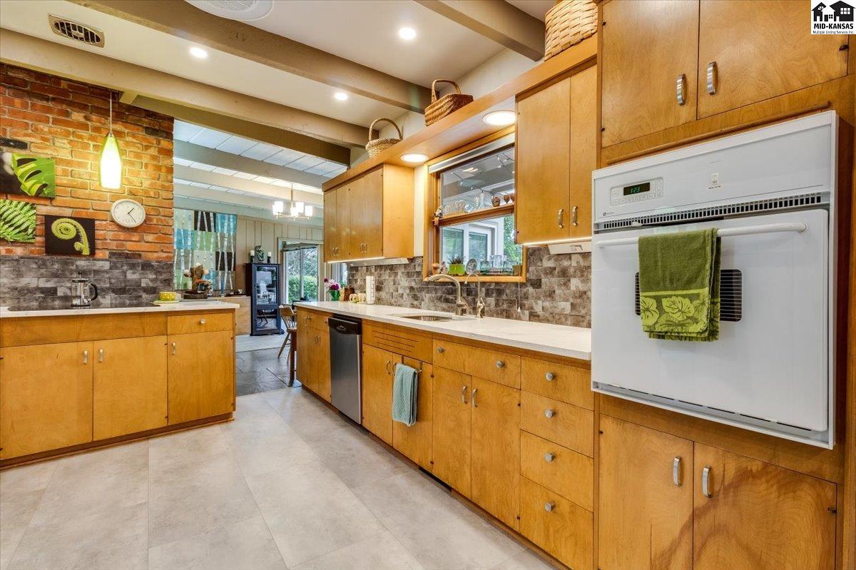 9 Pawnee Drive Hutchinson KS 67502