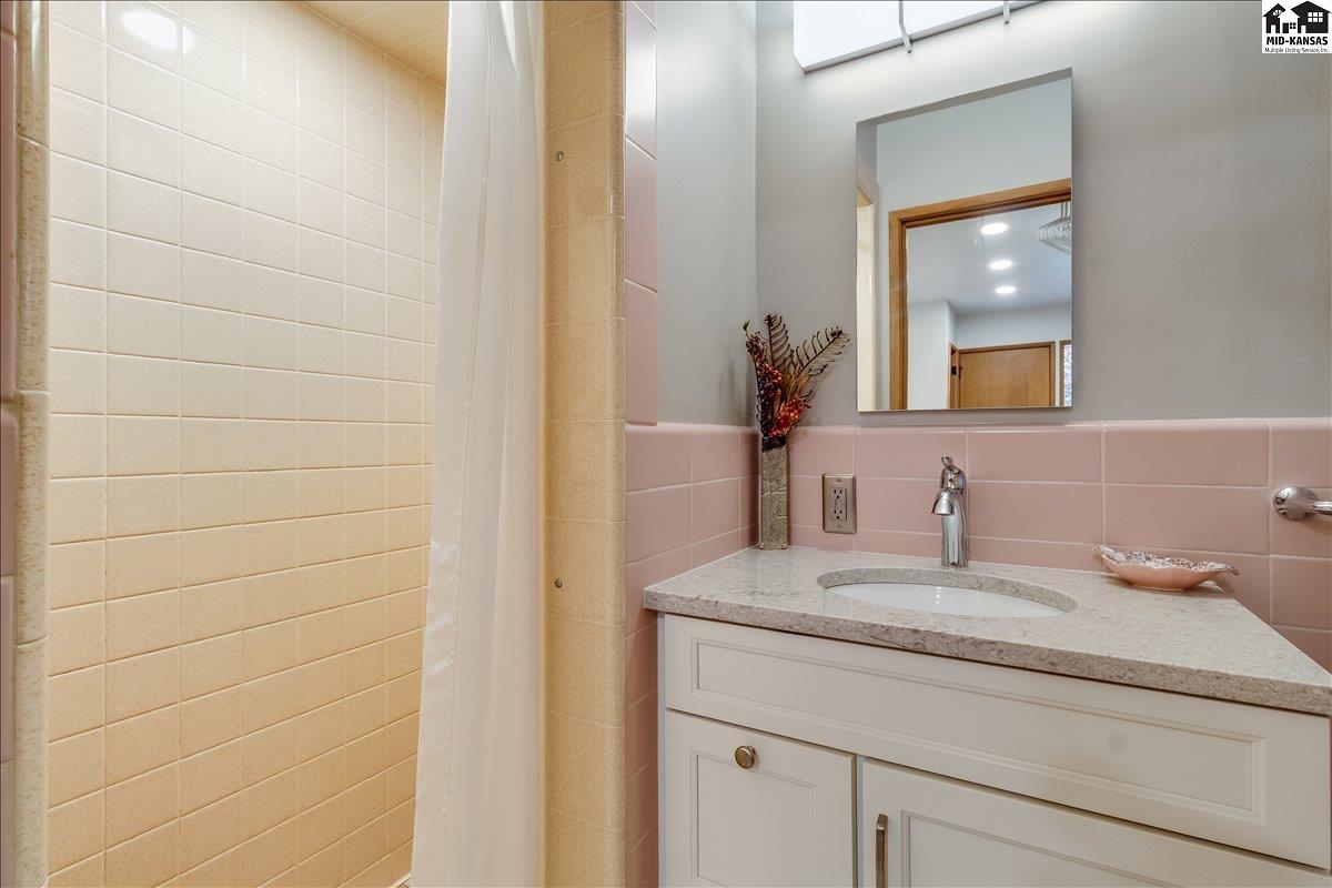 9 Pawnee Drive Hutchinson KS 67502