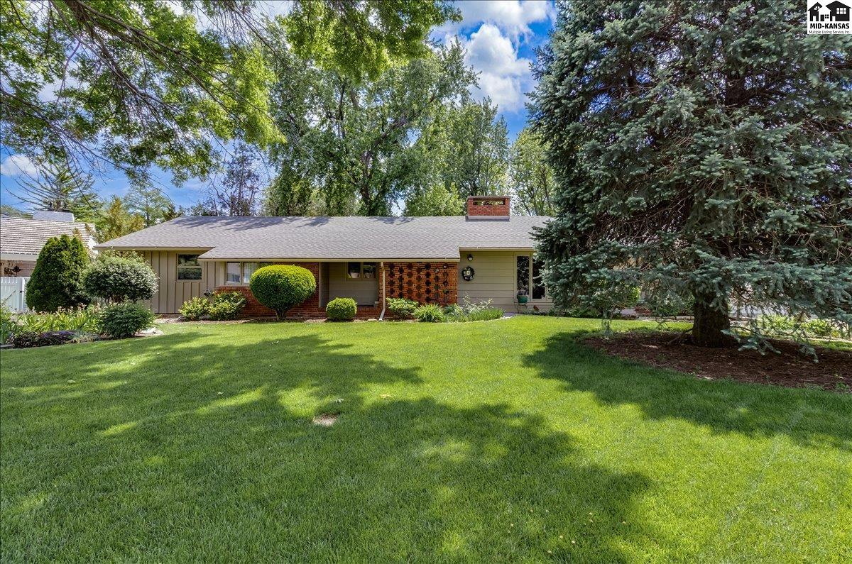 9 Pawnee Drive Hutchinson KS 67502