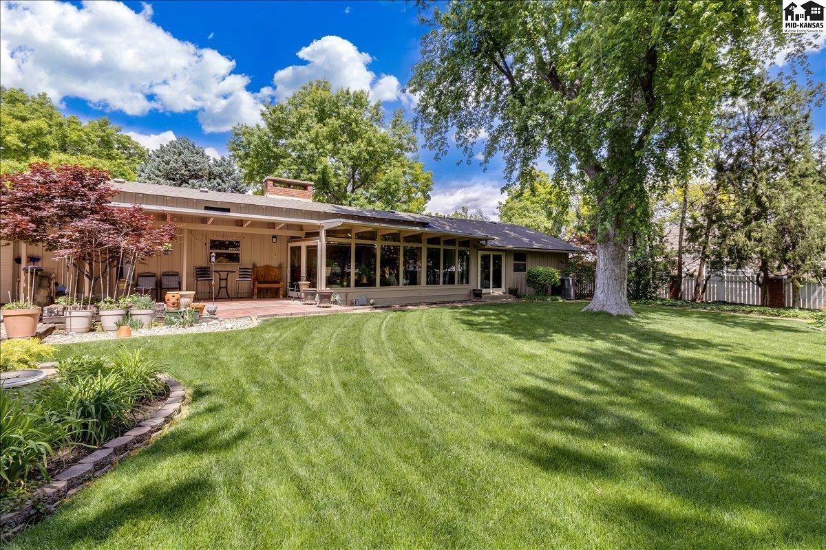 9 Pawnee Drive Hutchinson KS 67502