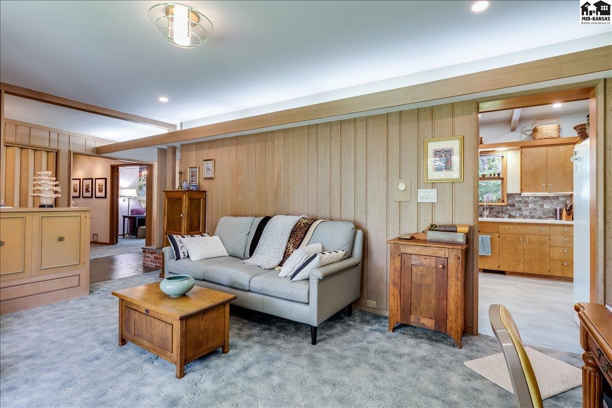 9 Pawnee Drive Hutchinson KS 67502