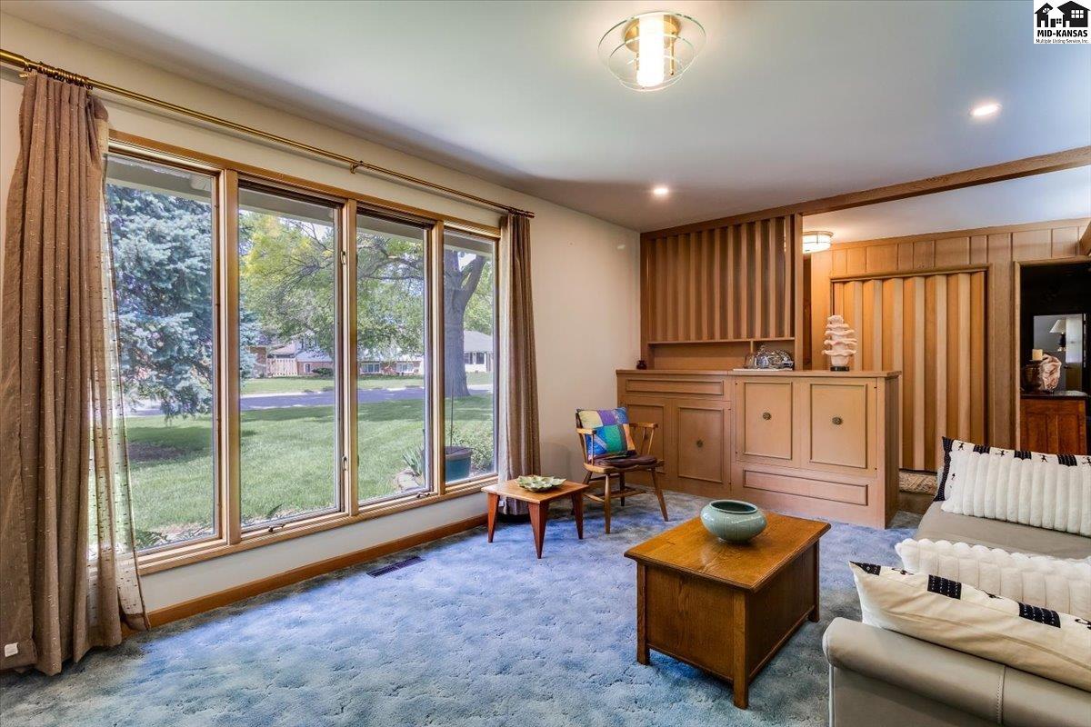 9 Pawnee Drive Hutchinson KS 67502