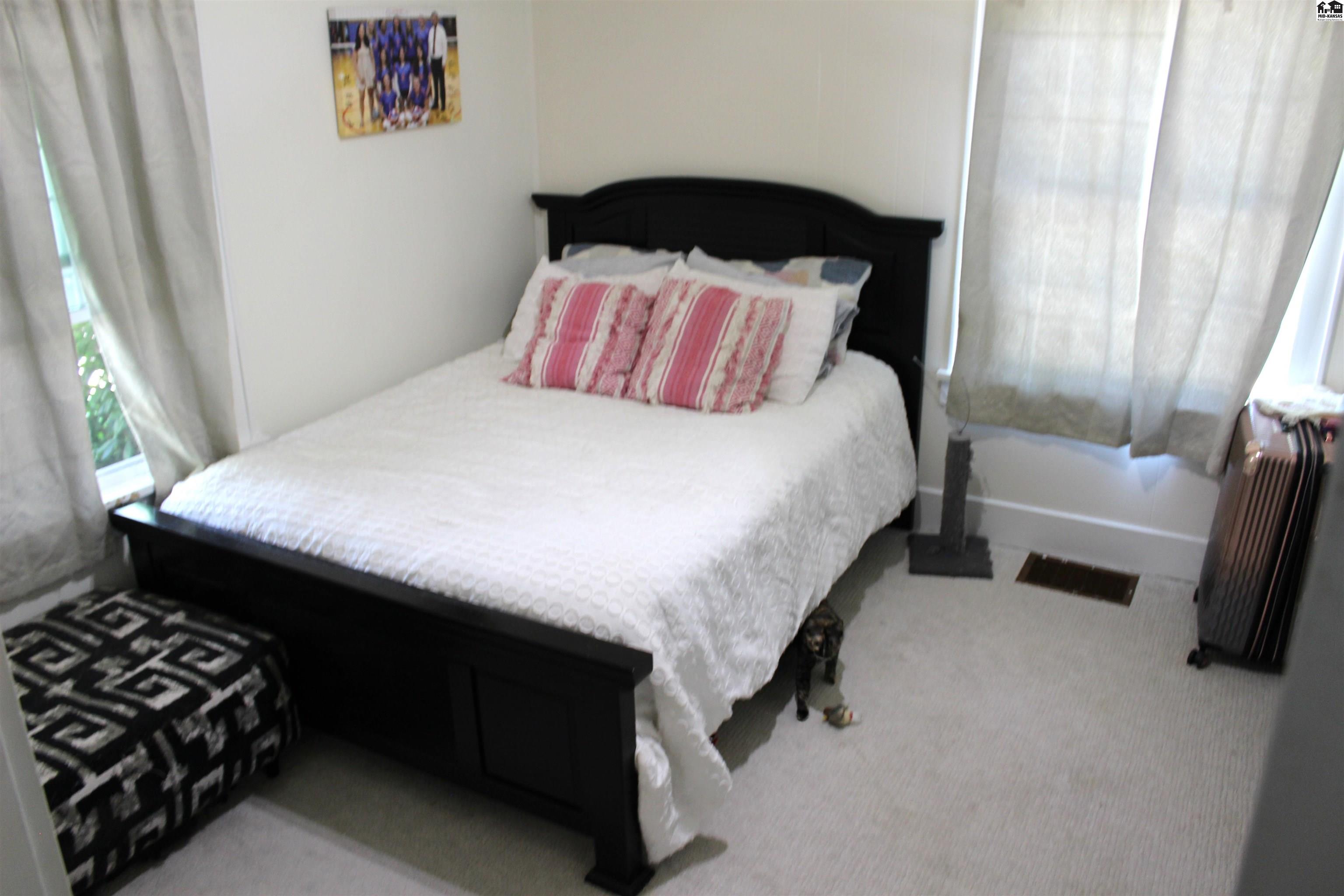 126 N Roosevelt Street Marion KS 66861-9999