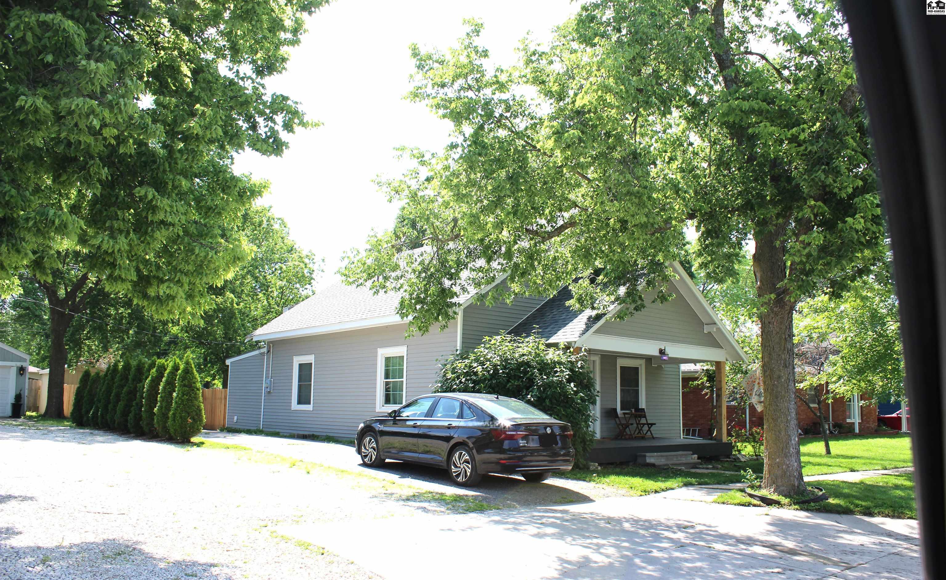 126 N Roosevelt Street Marion KS 66861-9999