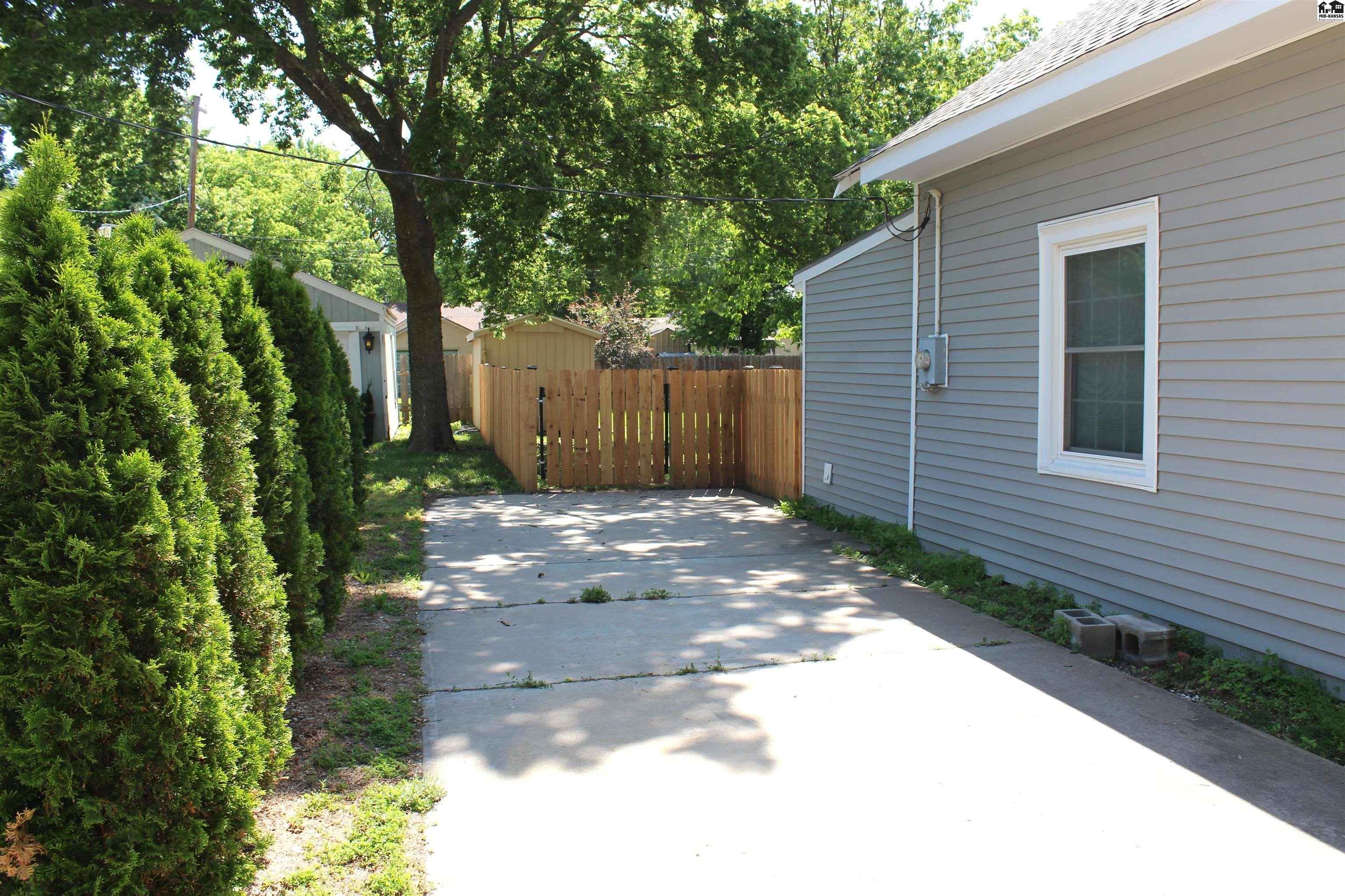 126 N Roosevelt Street Marion KS 66861-9999