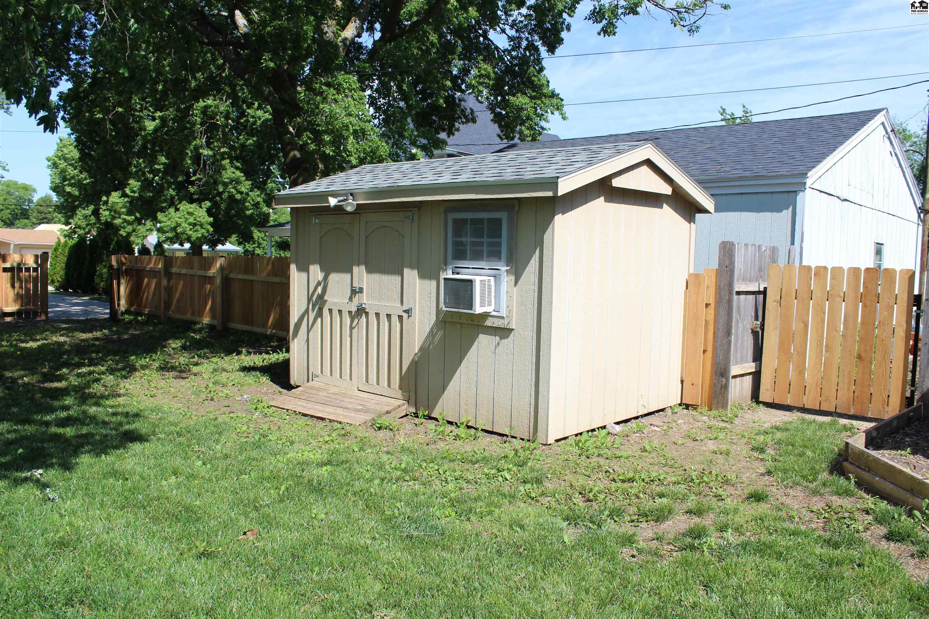 126 N Roosevelt Street Marion KS 66861-9999