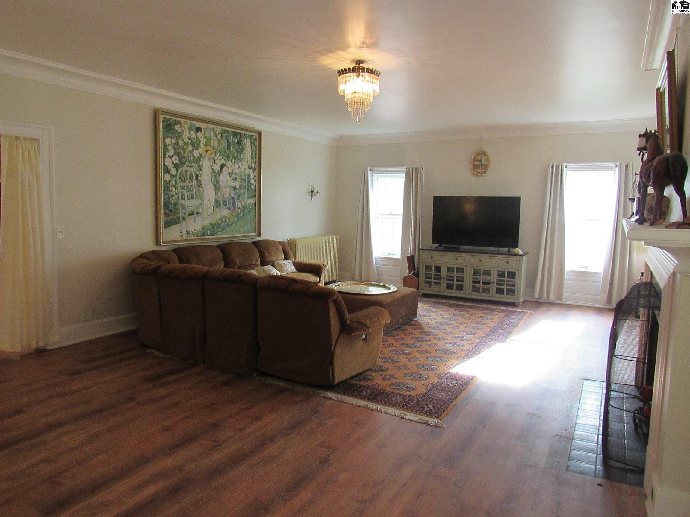 65 Willowbrook Road Hutchinson KS 67502