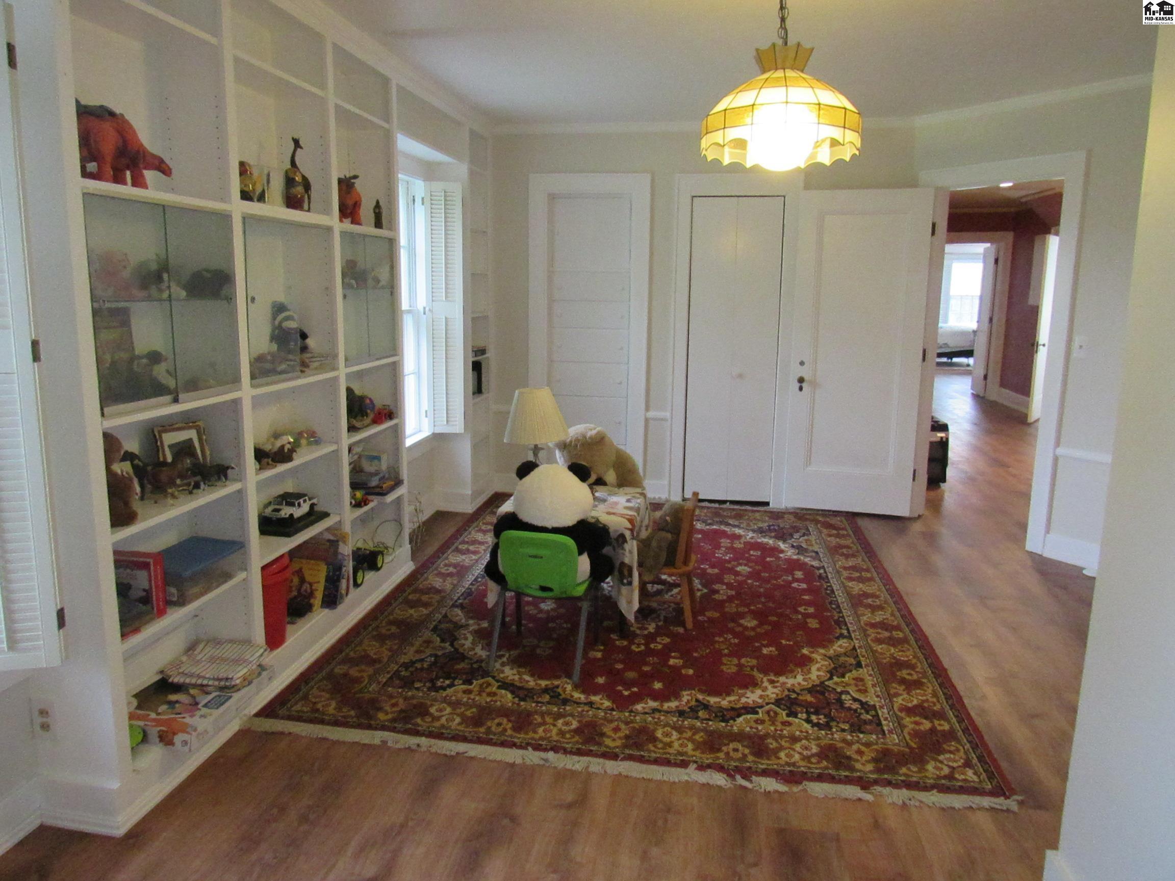 65 Willowbrook Road Hutchinson KS 67502