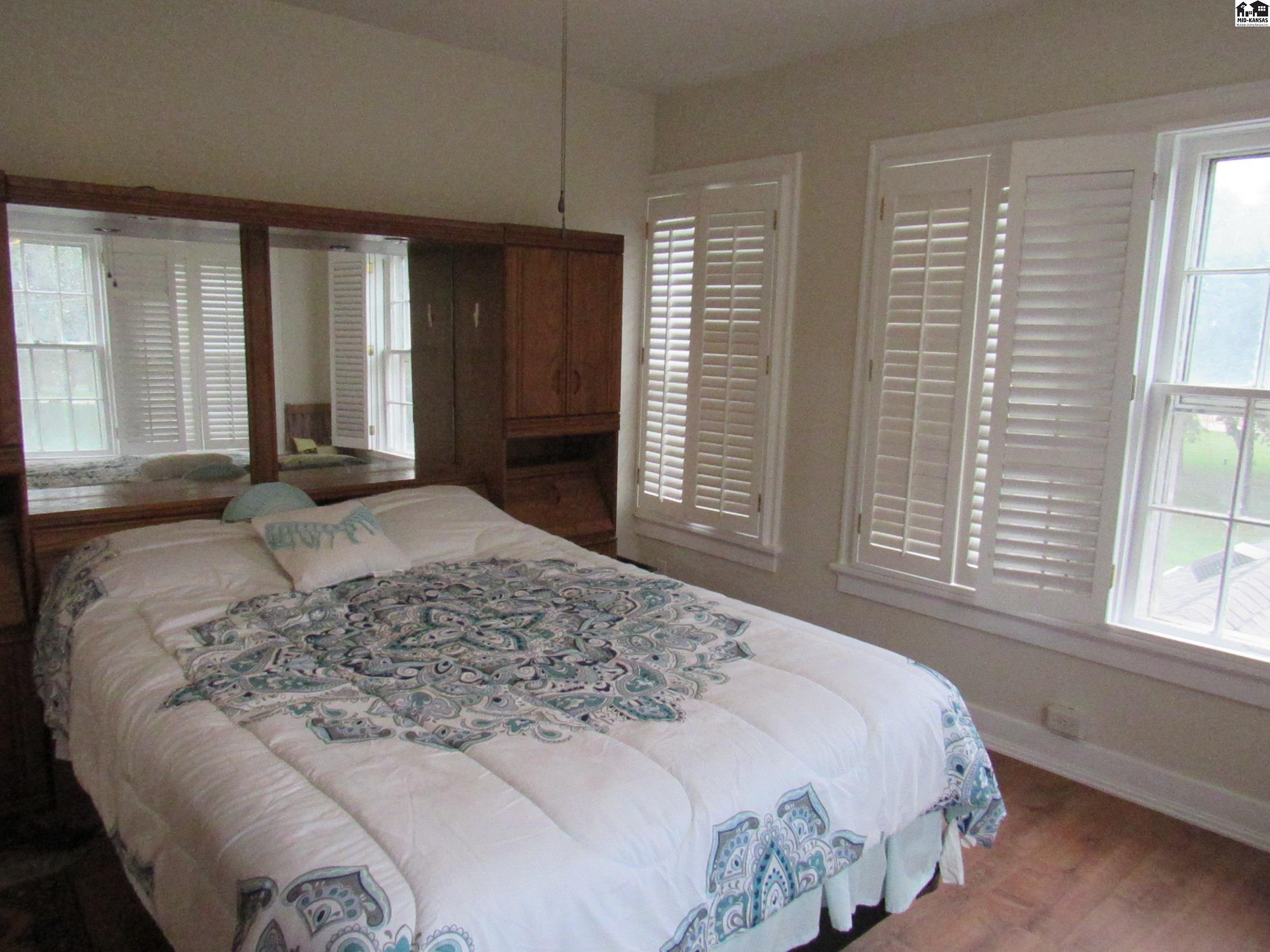 65 Willowbrook Road Hutchinson KS 67502