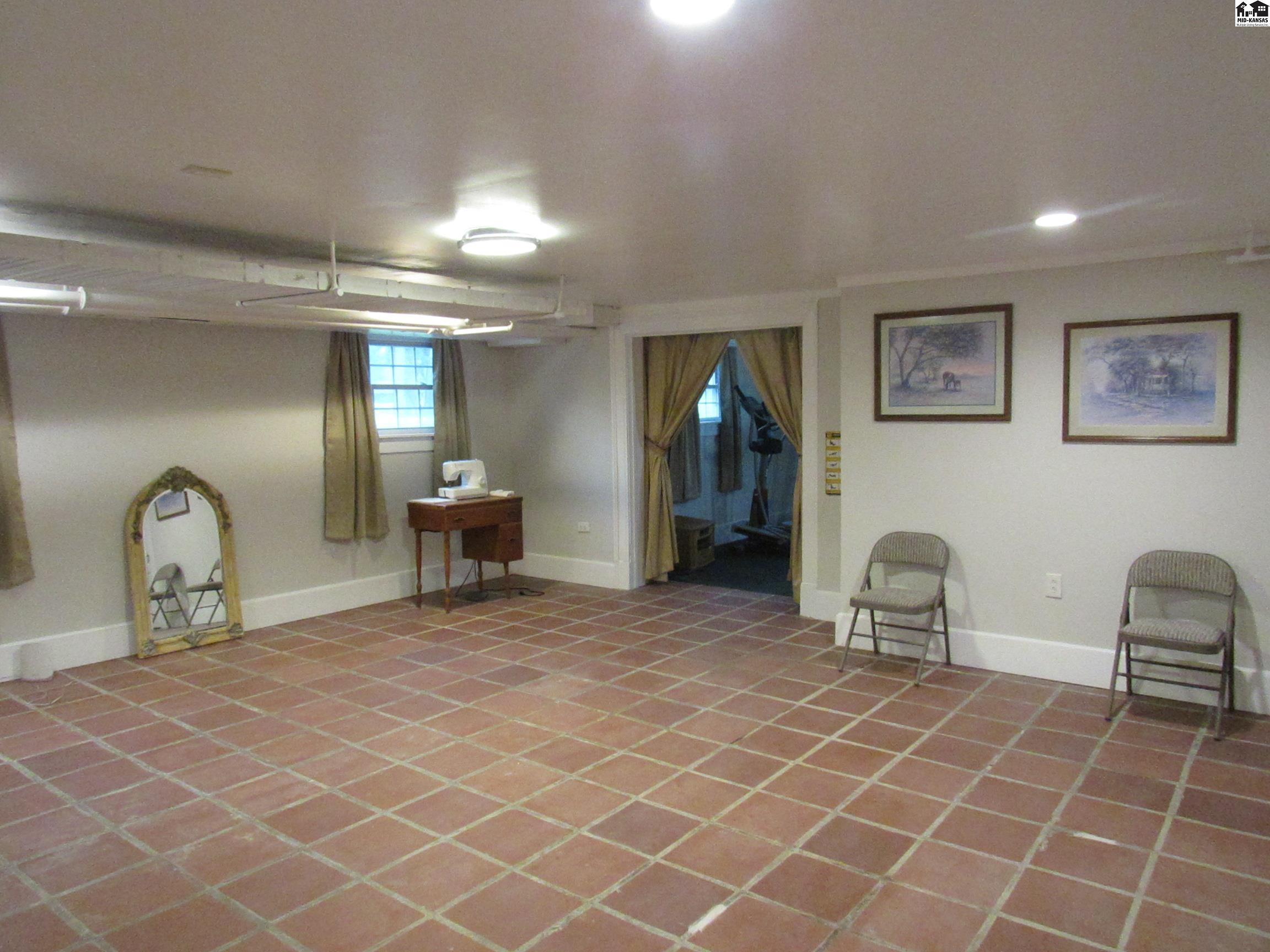 65 Willowbrook Road Hutchinson KS 67502