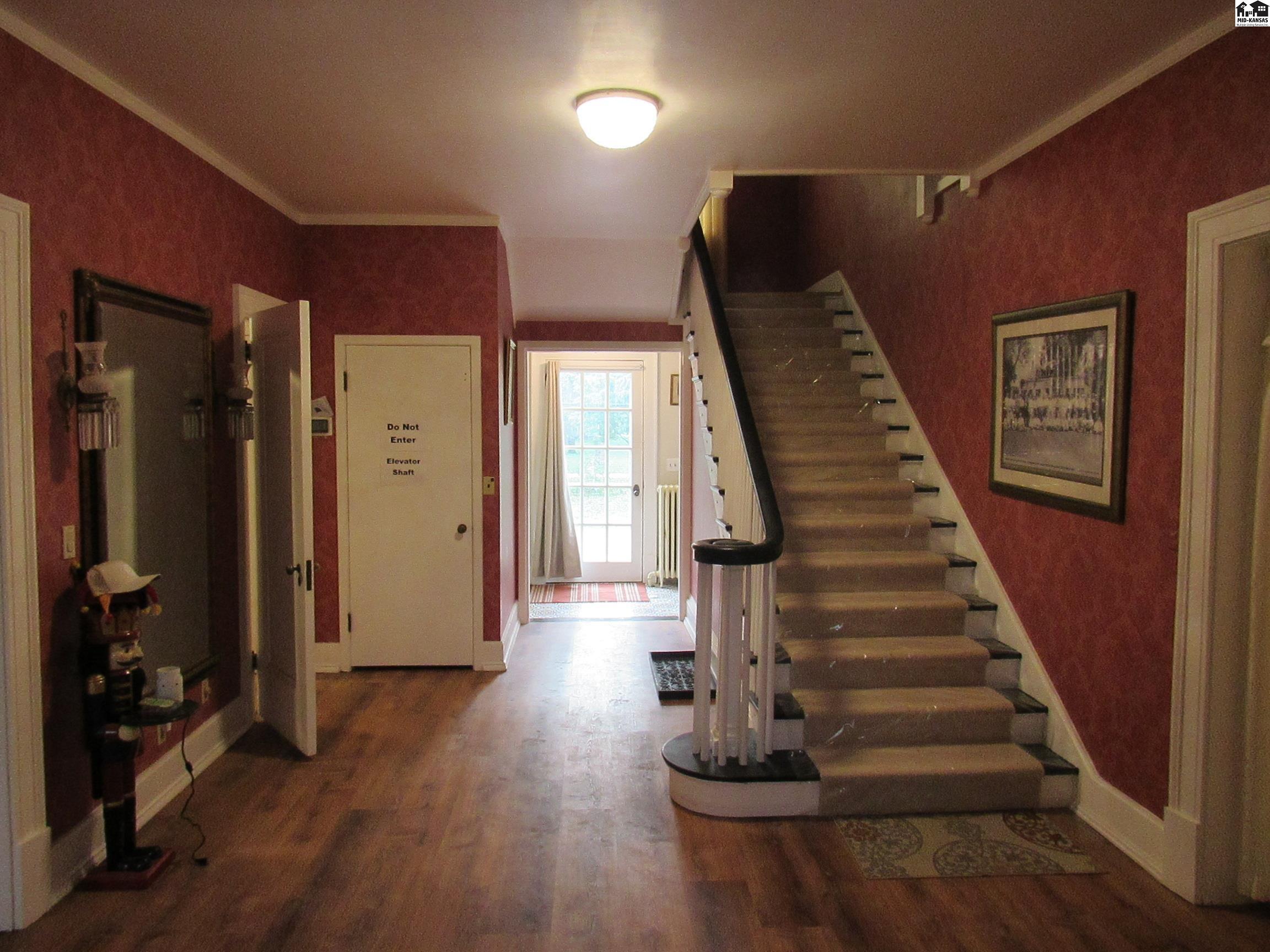 65 Willowbrook Road Hutchinson KS 67502