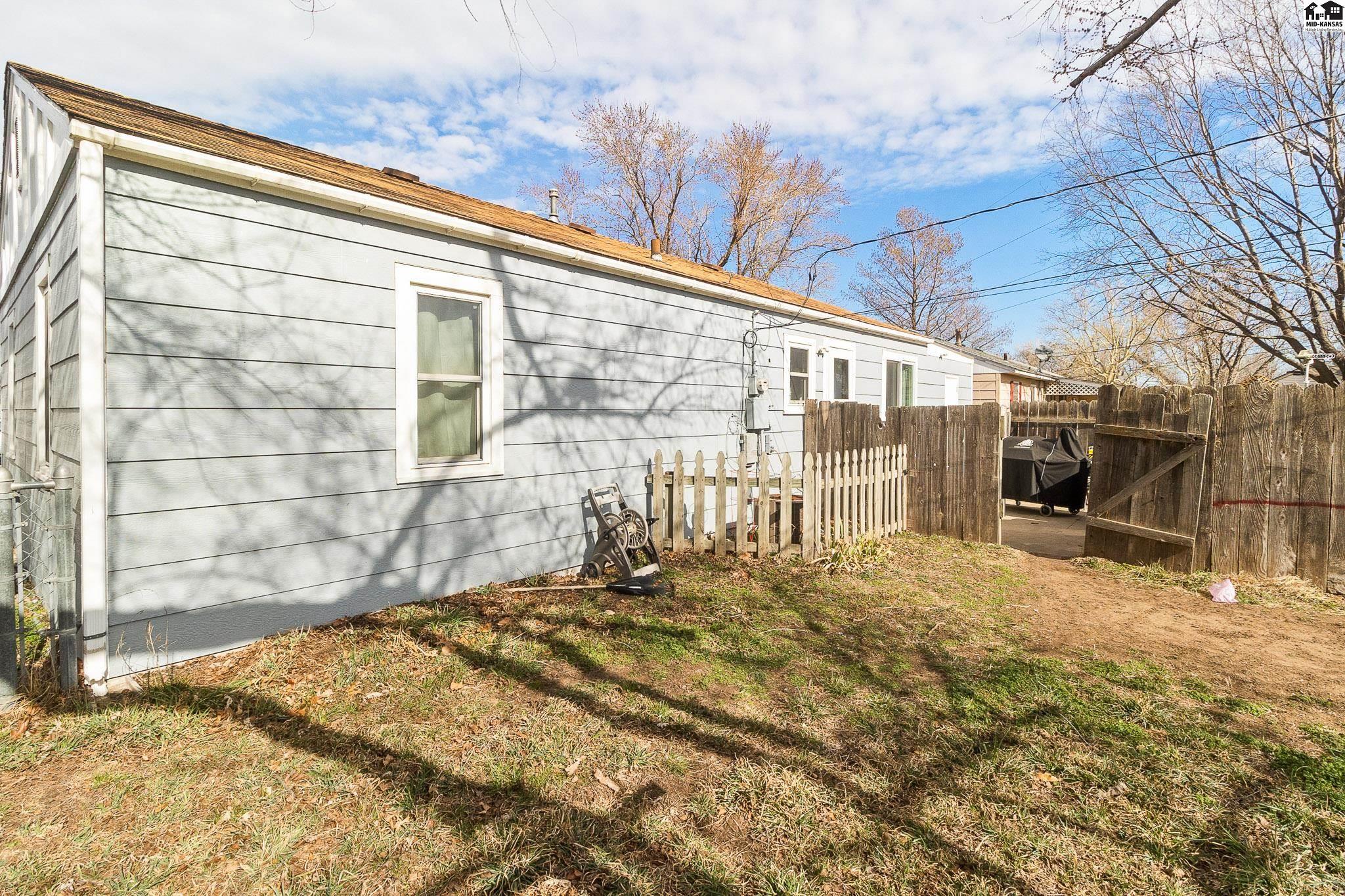 3 Swarens Street Hutchinson KS 67502