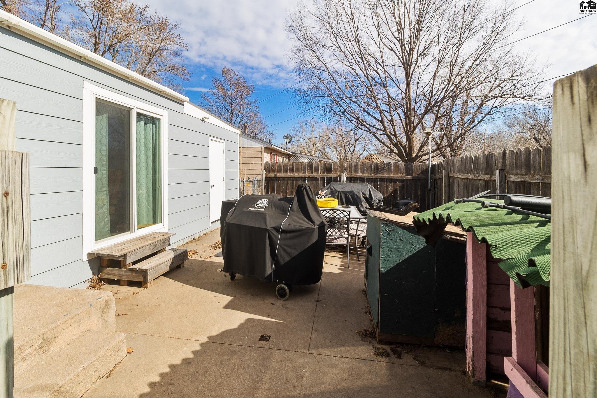 3 Swarens Street Hutchinson KS 67502