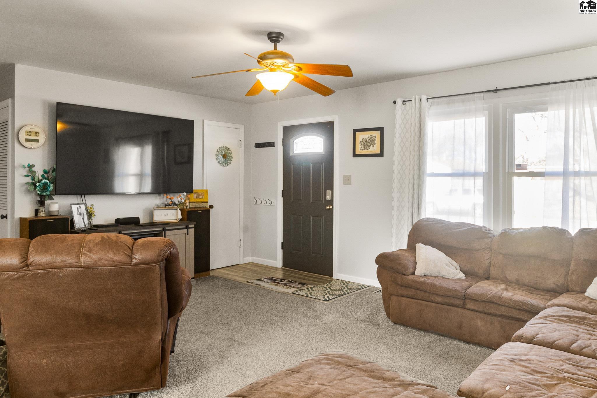 3 Swarens Street Hutchinson KS 67502