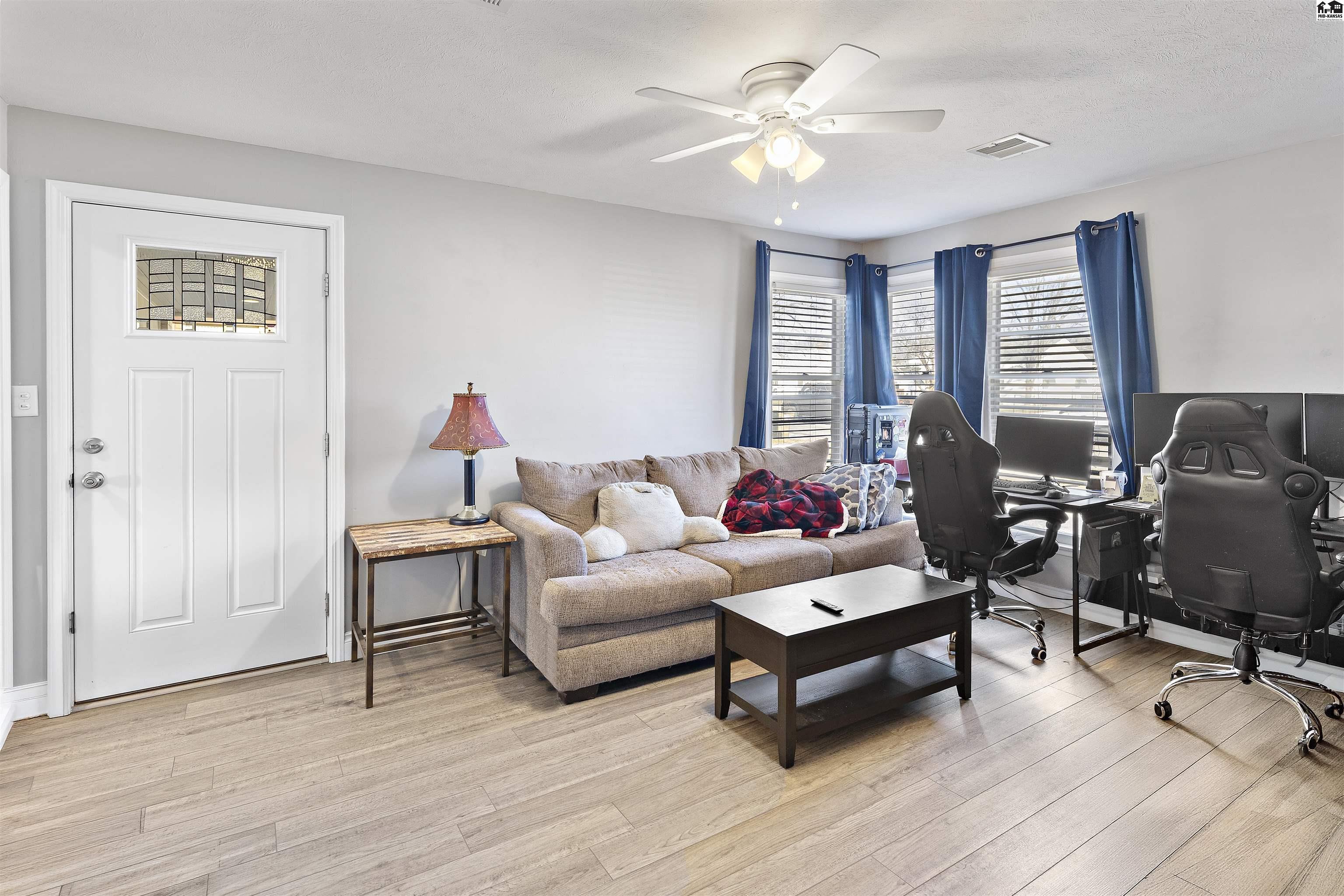 1015 E. 9th Avenue Hutchinson KS 67501