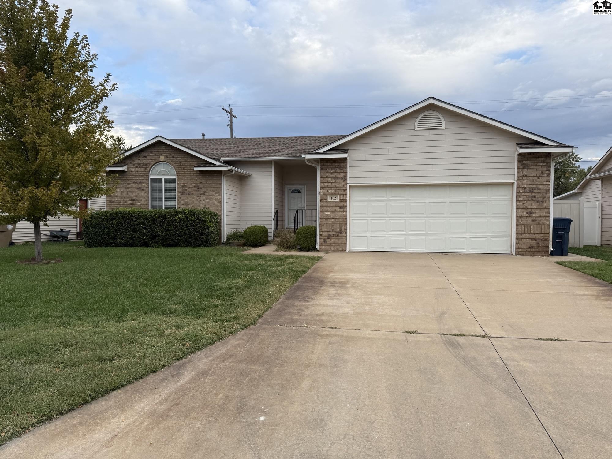 102 Brookview Court Hutchinson KS 67501