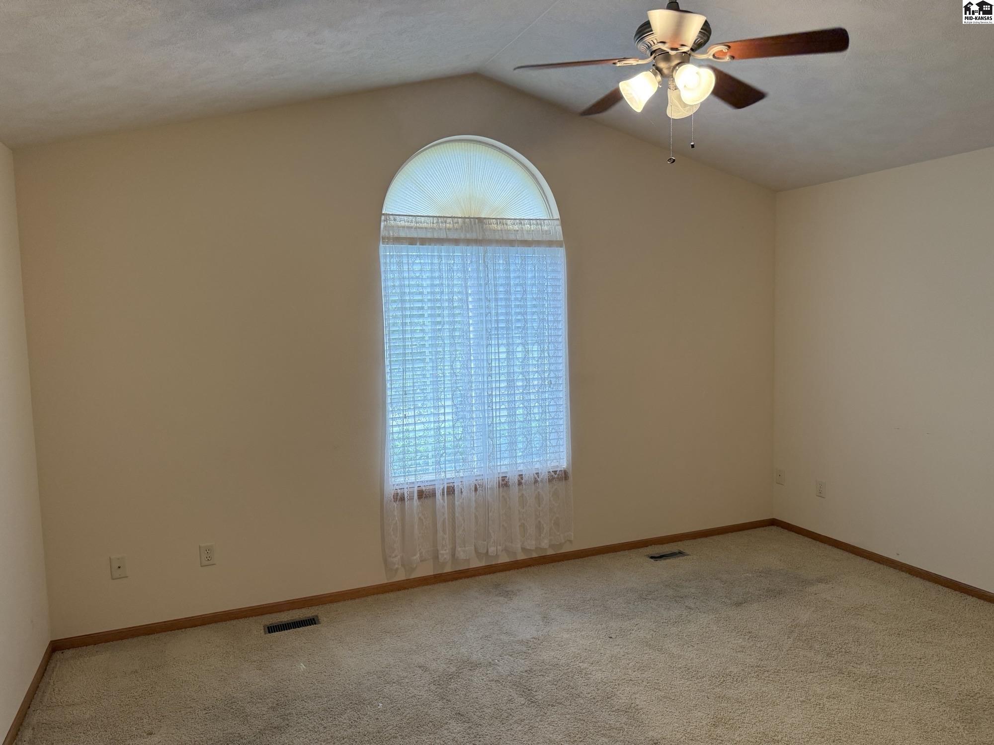 102 Brookview Court Hutchinson KS 67501