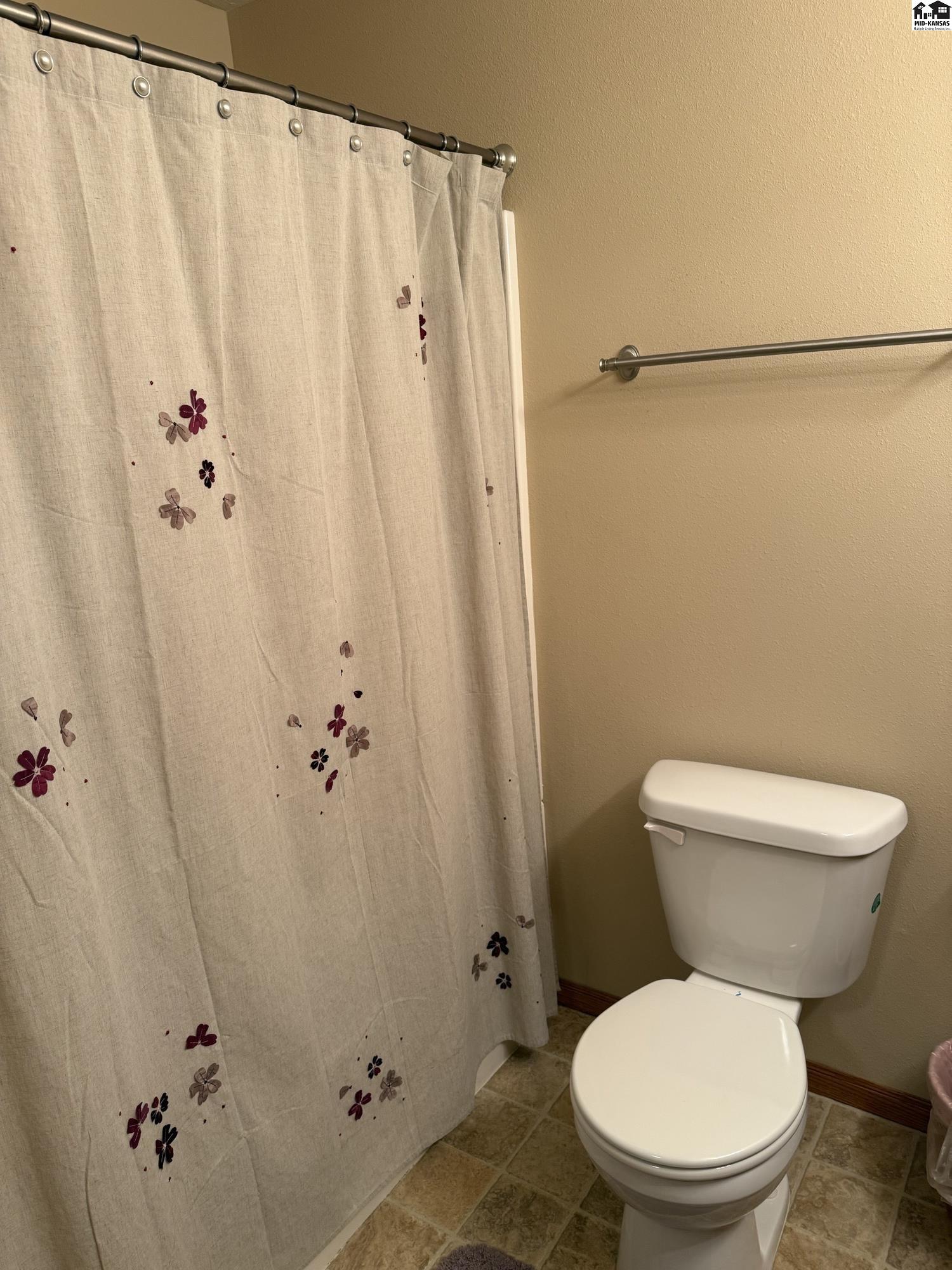 102 Brookview Court Hutchinson KS 67501