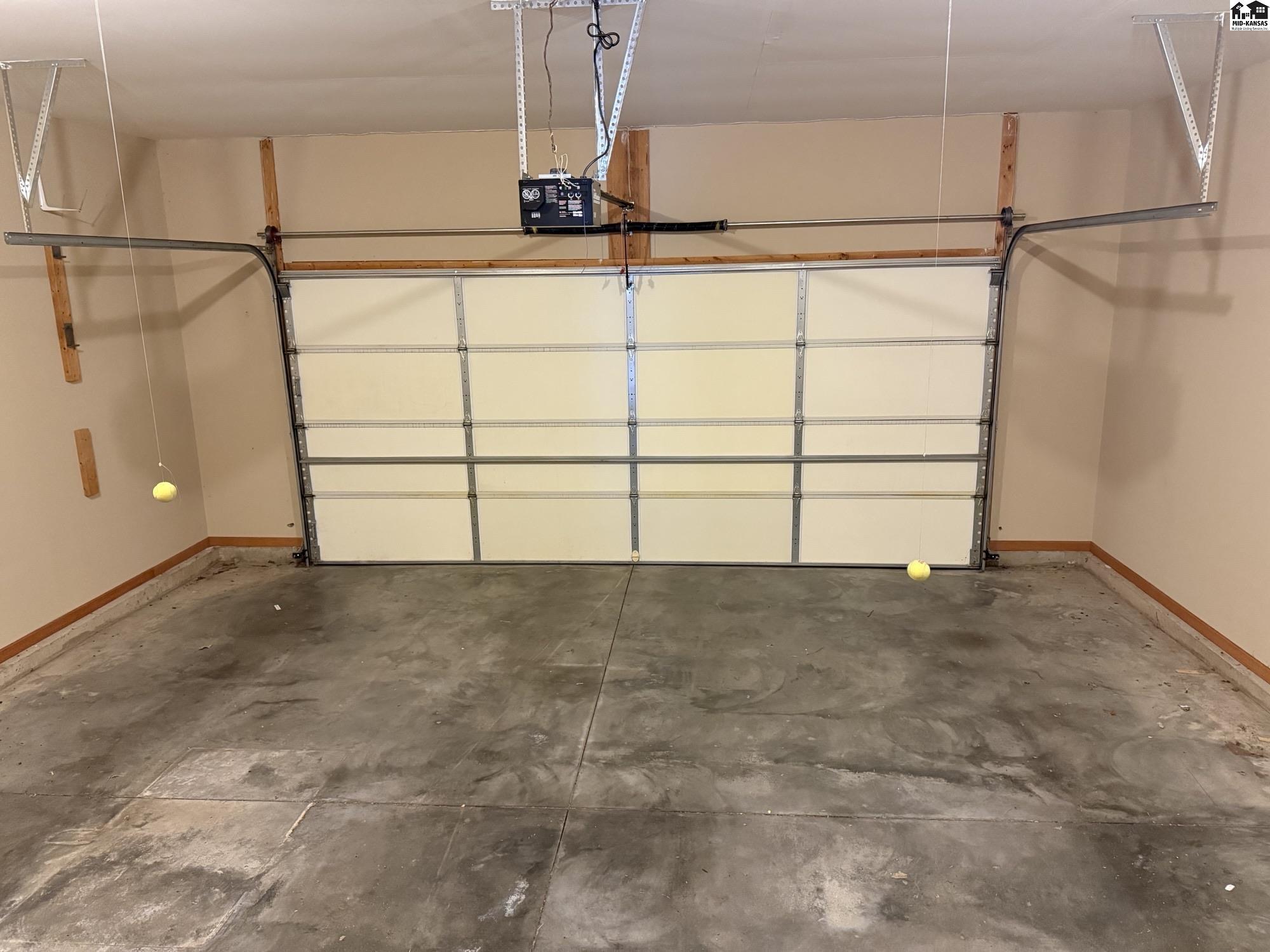 102 Brookview Court Hutchinson KS 67501