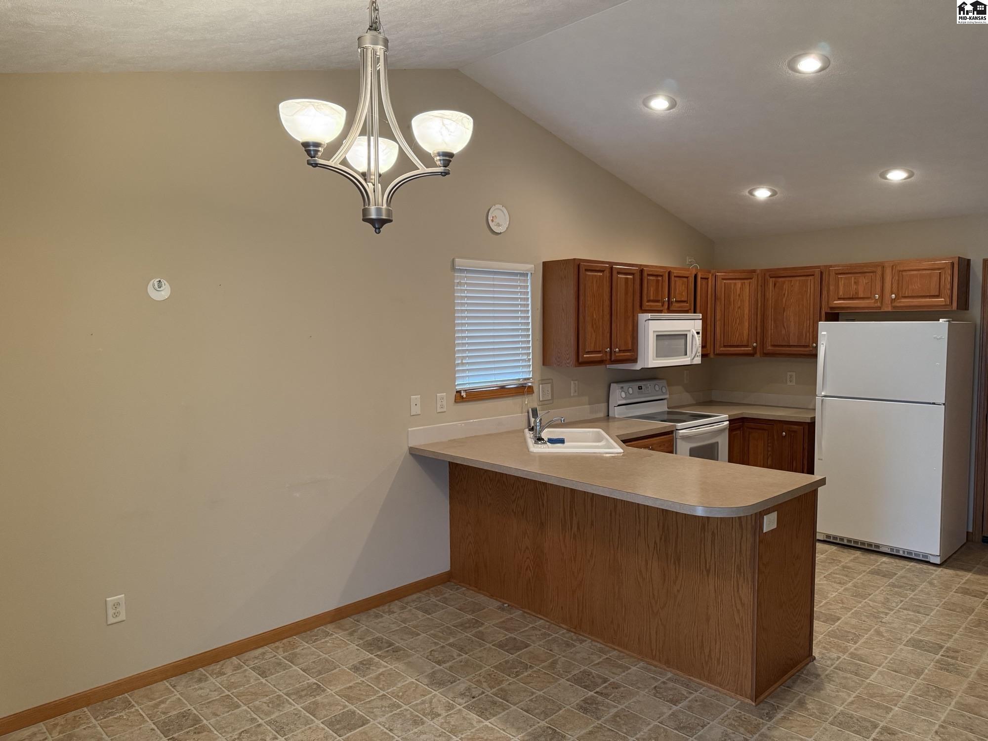 102 Brookview Court Hutchinson KS 67501