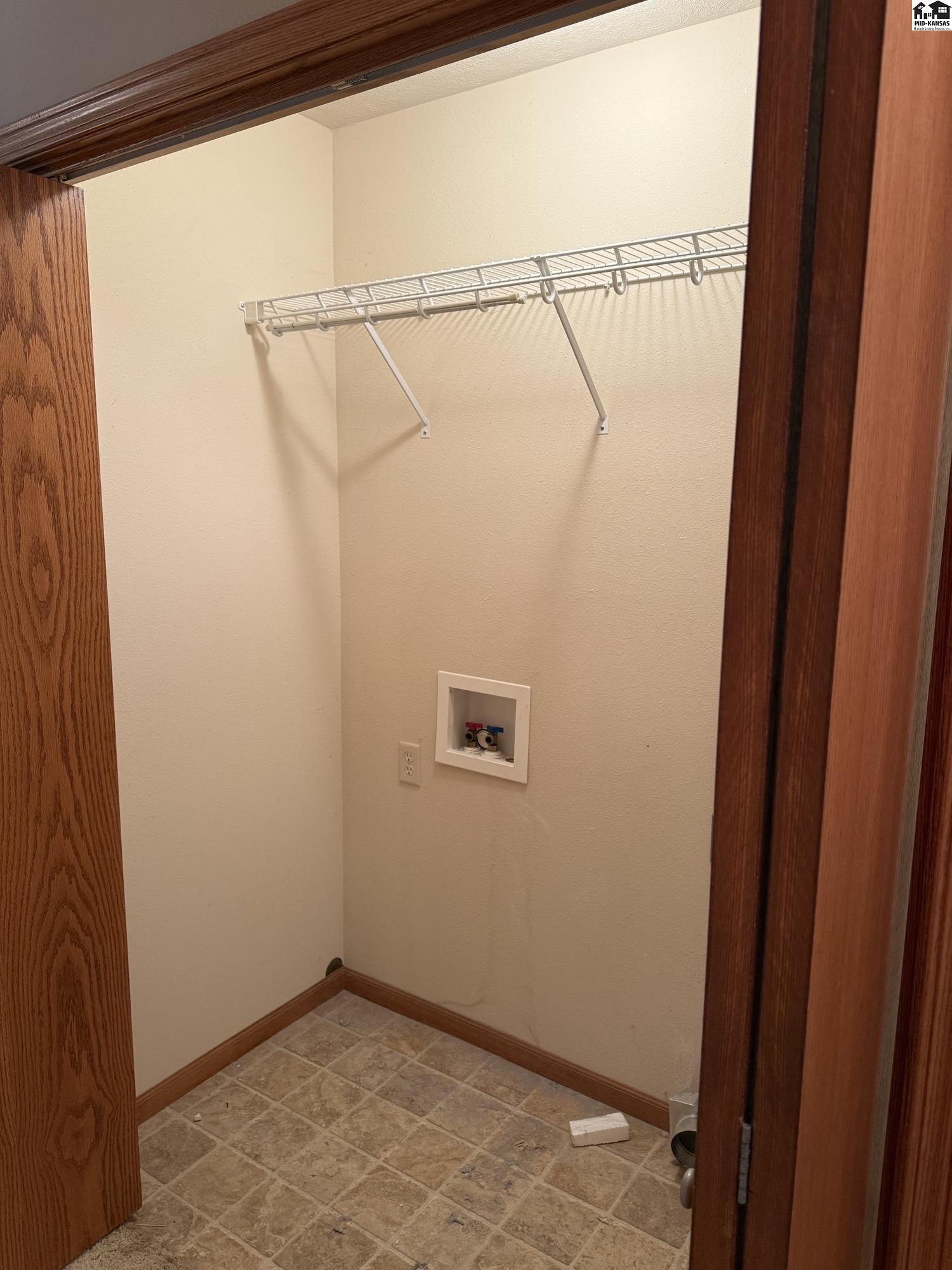 102 Brookview Court Hutchinson KS 67501