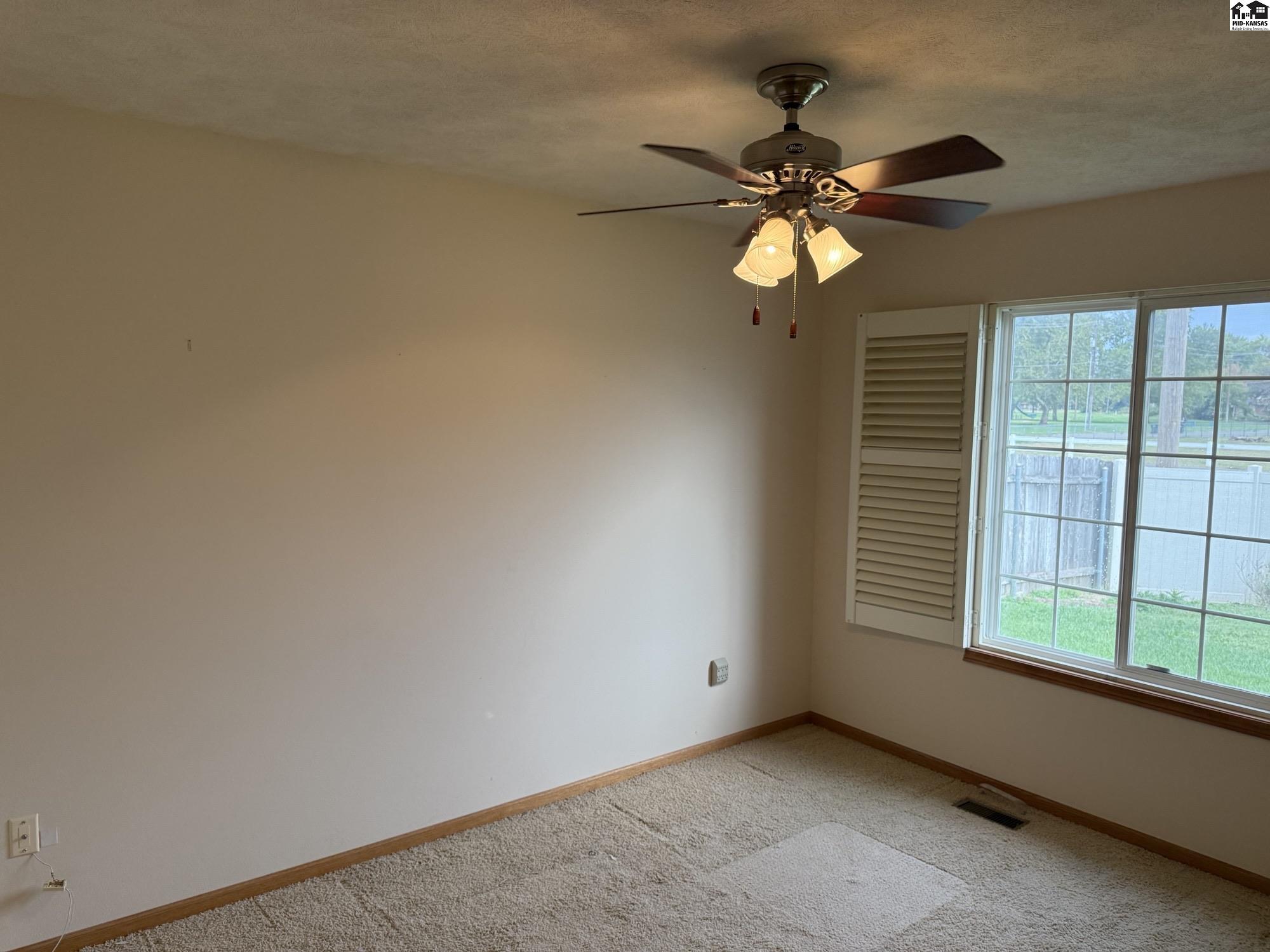 102 Brookview Court Hutchinson KS 67501