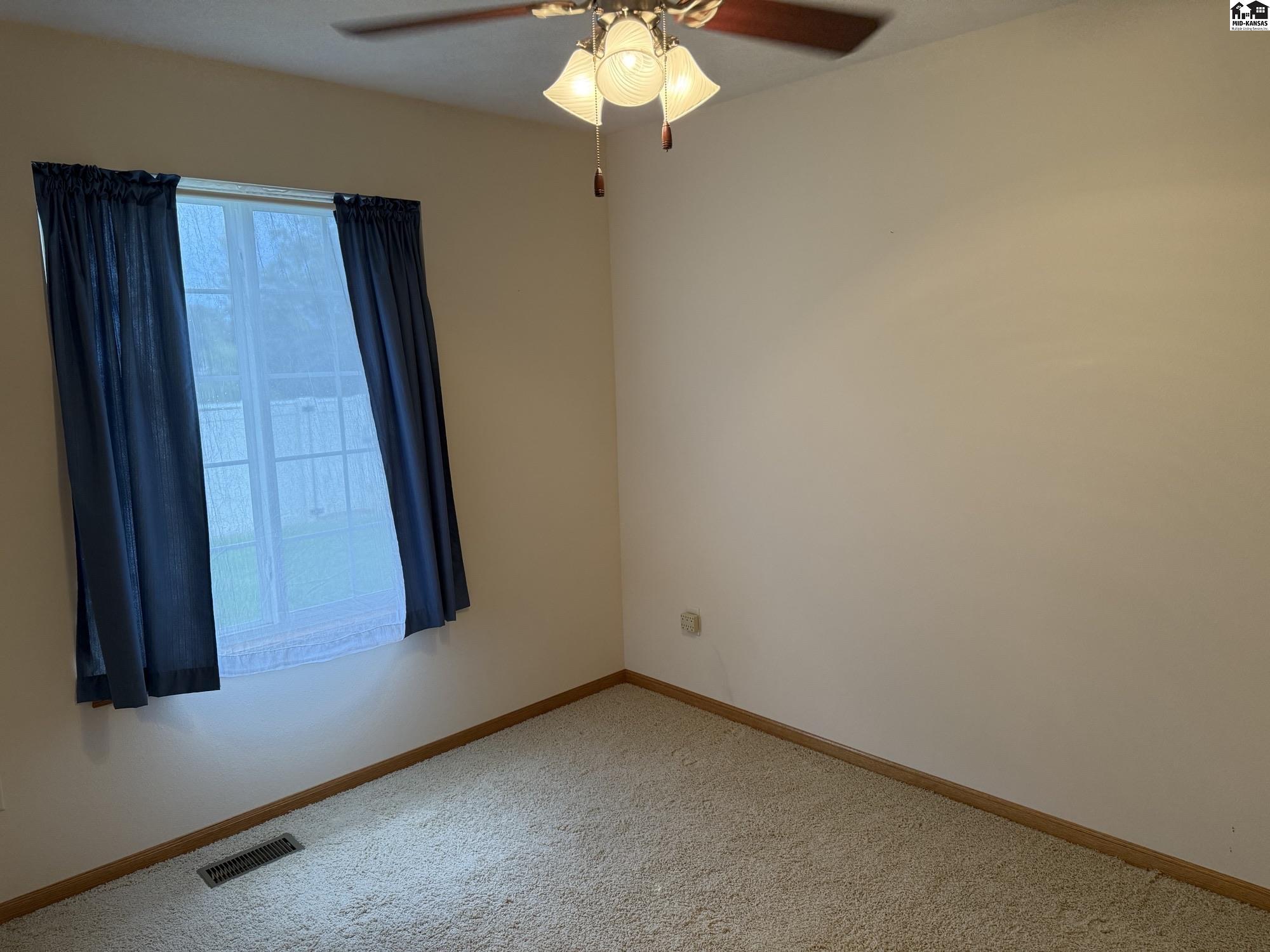 102 Brookview Court Hutchinson KS 67501