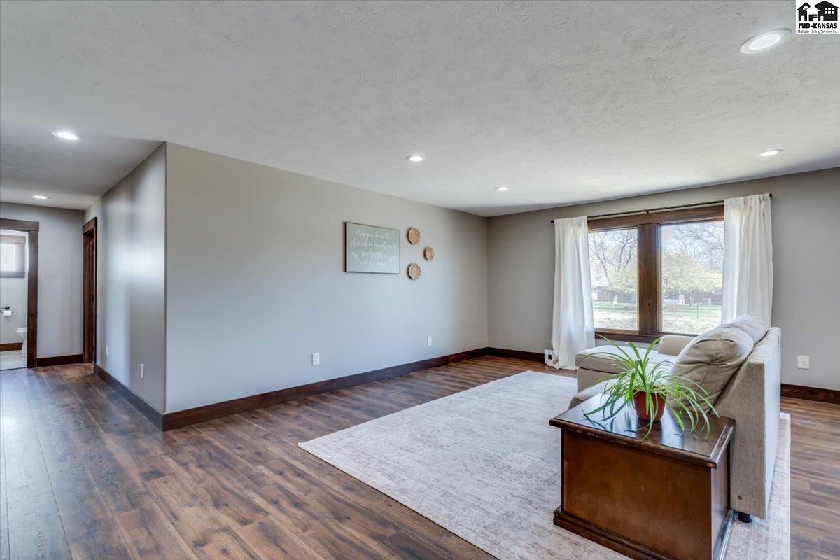 2800 Morris Road Hutchinson KS 67502