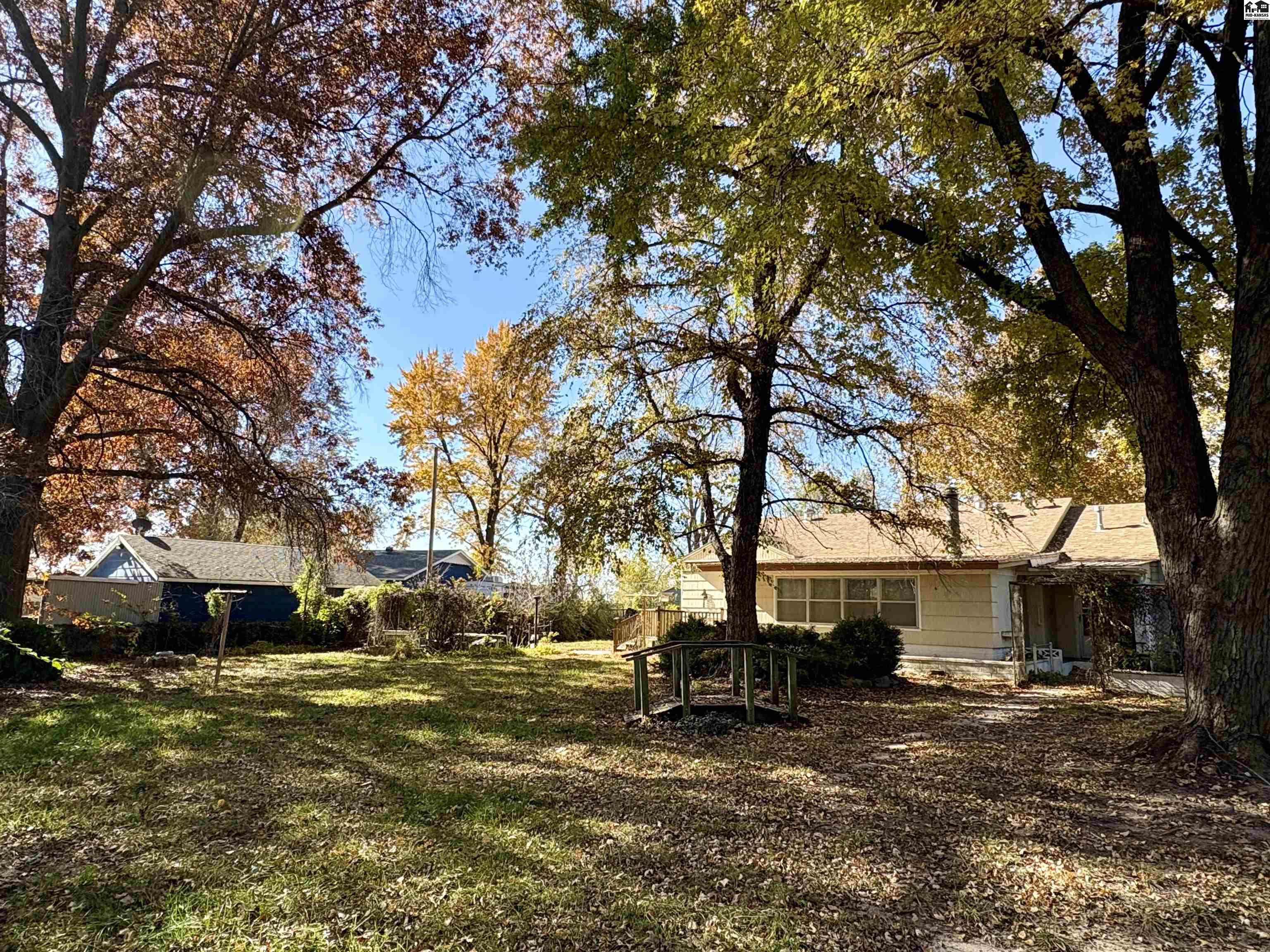 1102 N Barnes Lake Road Hutchinson KS 67501