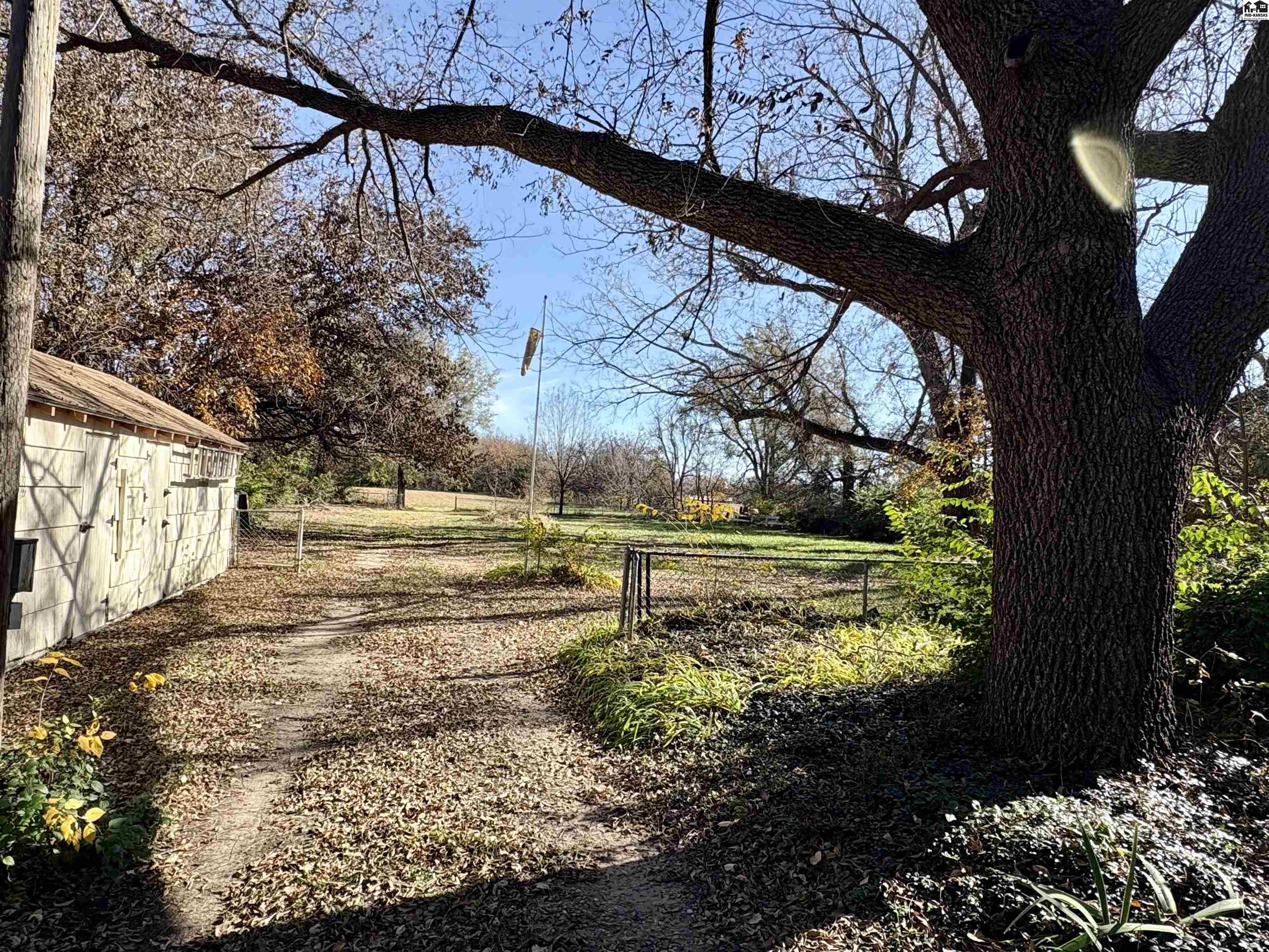 1102 N Barnes Lake Road Hutchinson KS 67501