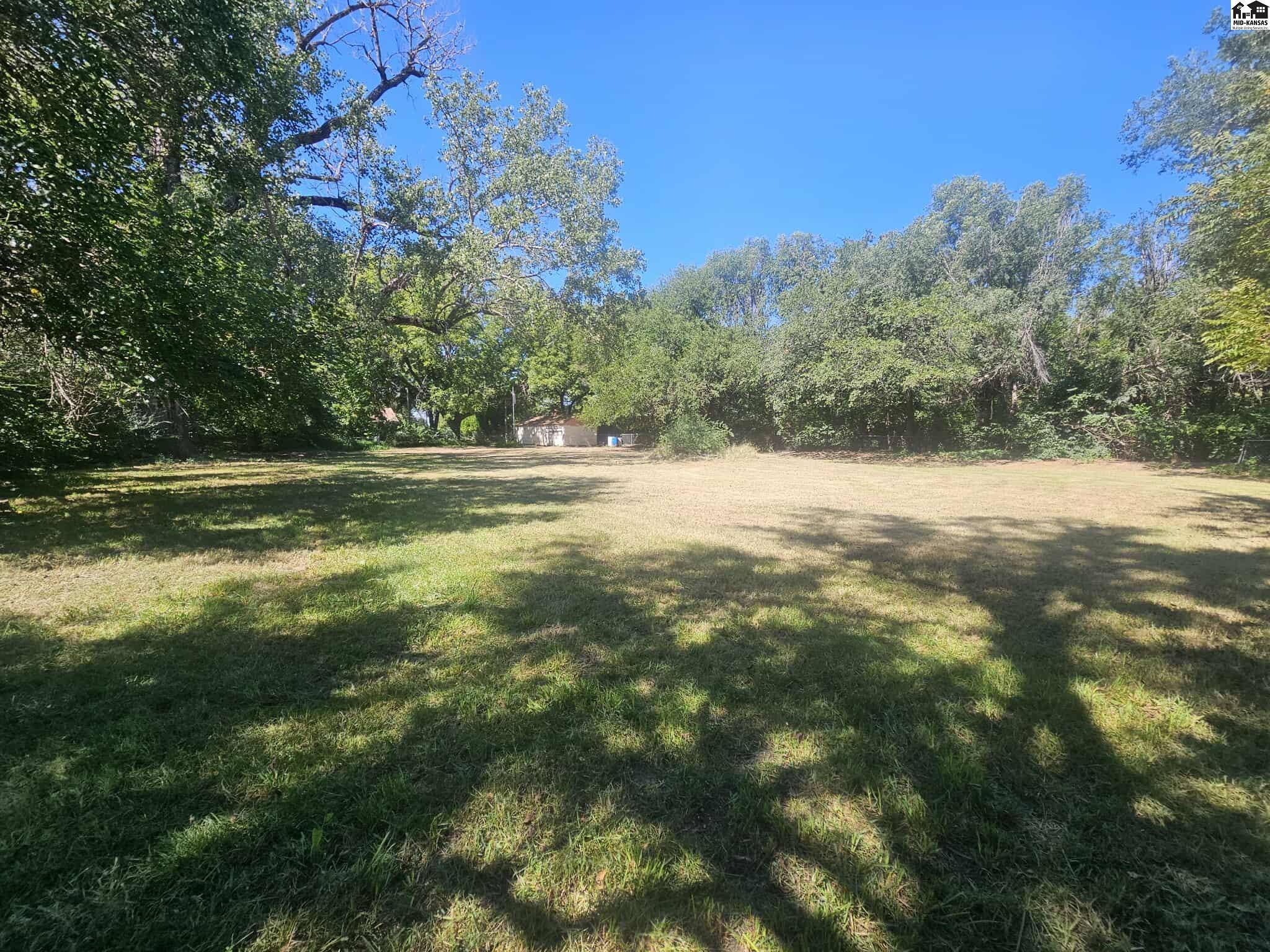 1102 N Barnes Lake Road Hutchinson KS 67501