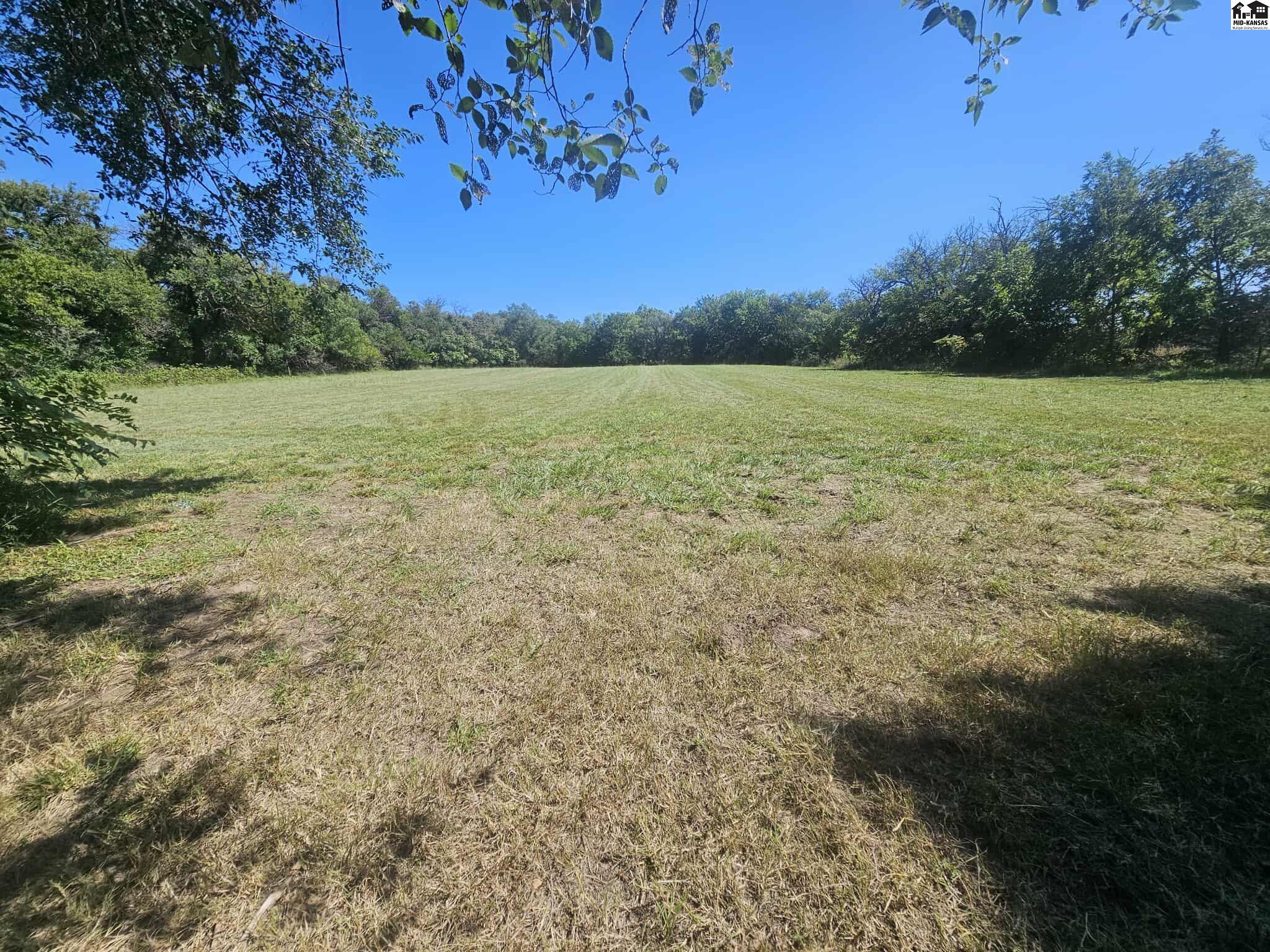 1102 N Barnes Lake Road Hutchinson KS 67501