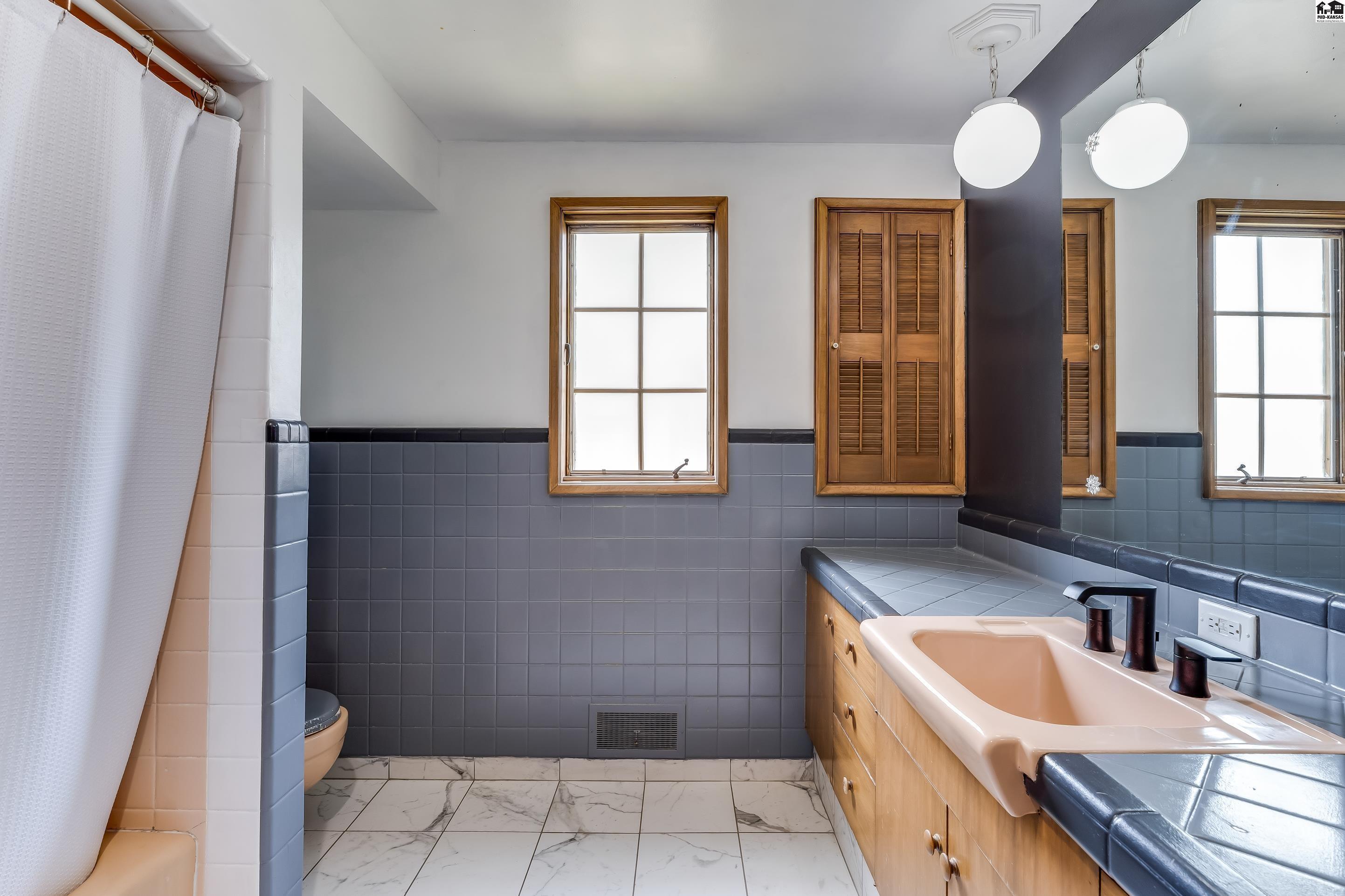 101 W 30th Avenue Hutchinson KS 67502