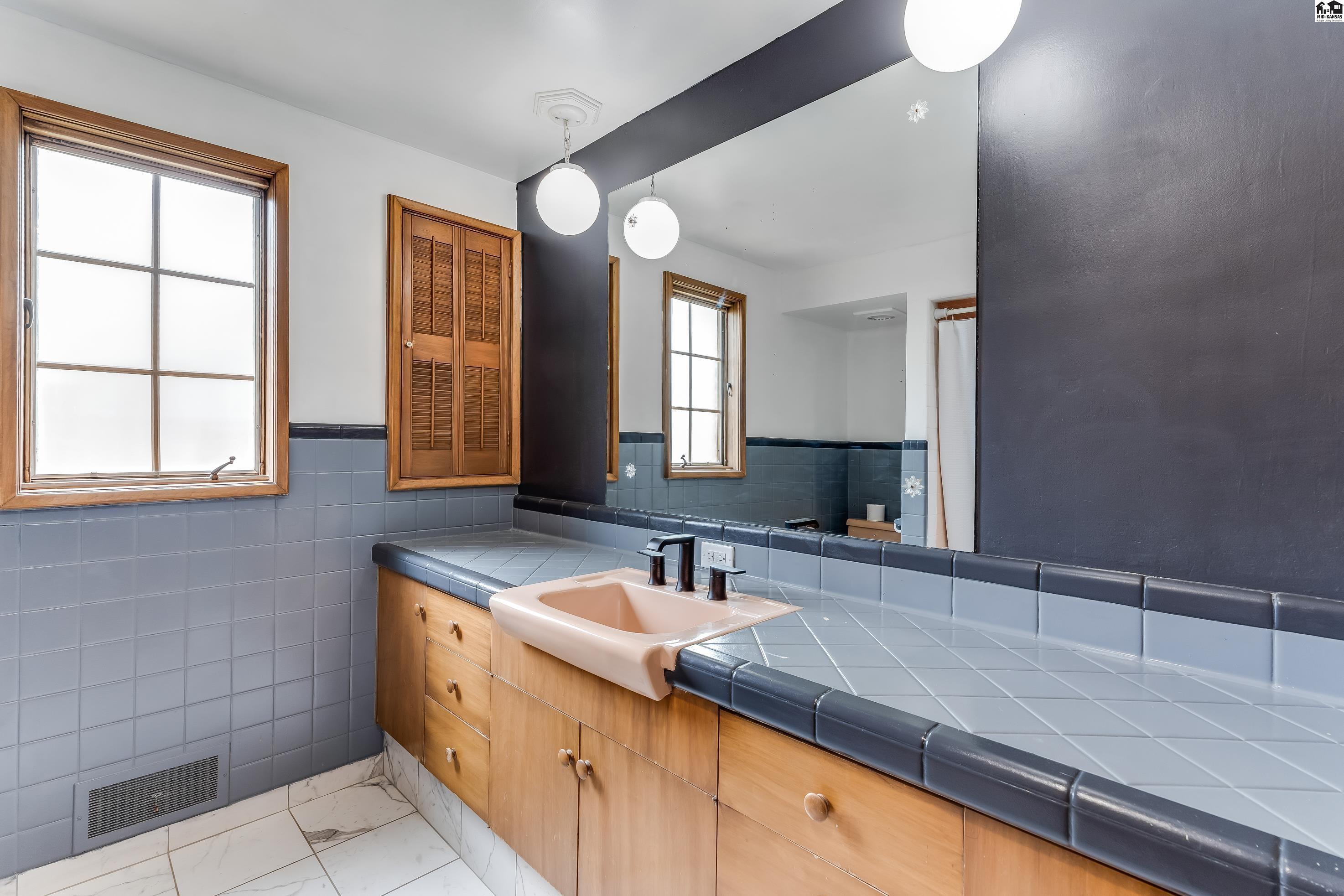 101 W 30th Avenue Hutchinson KS 67502