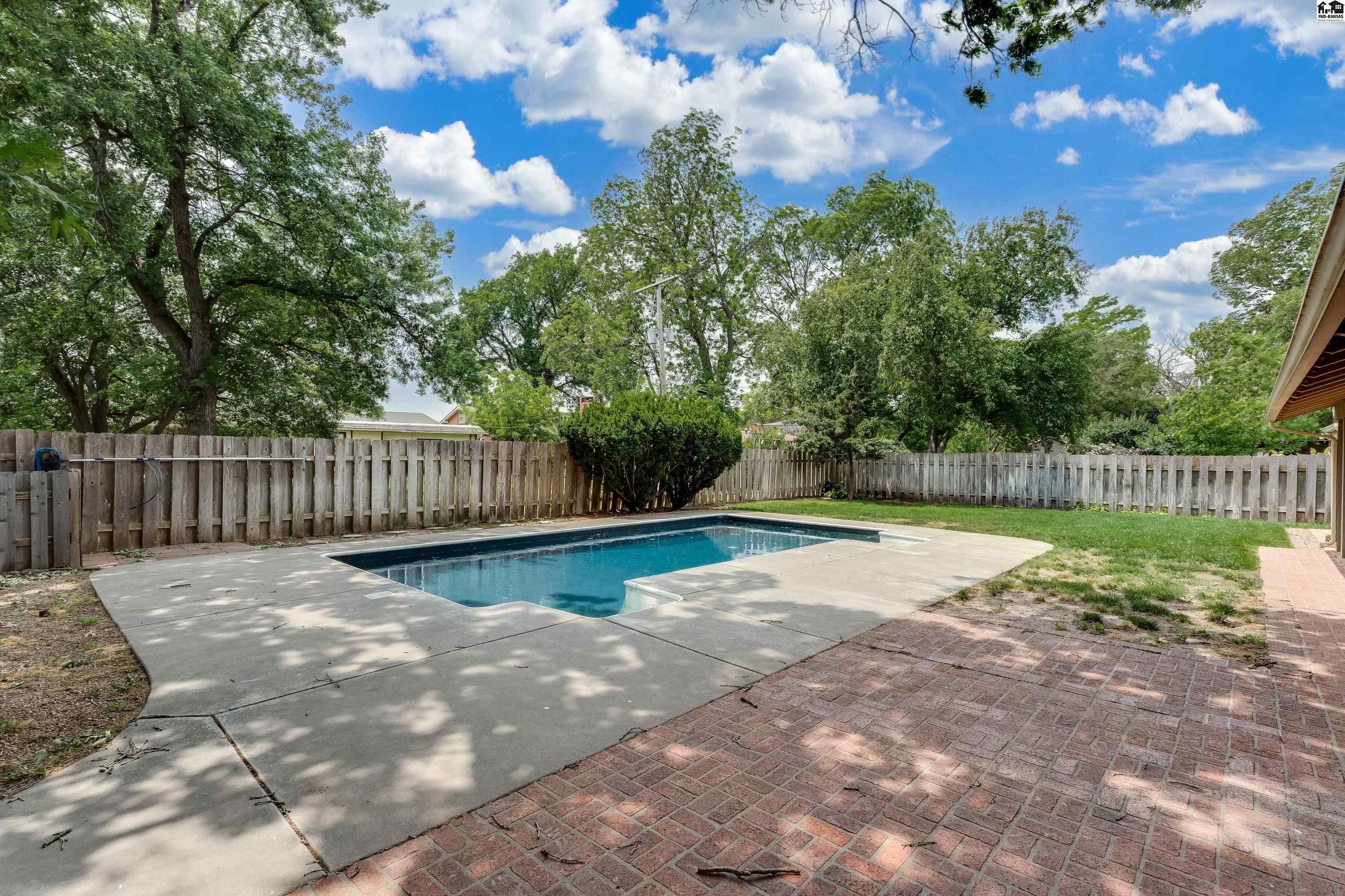 101 W 30th Avenue Hutchinson KS 67502