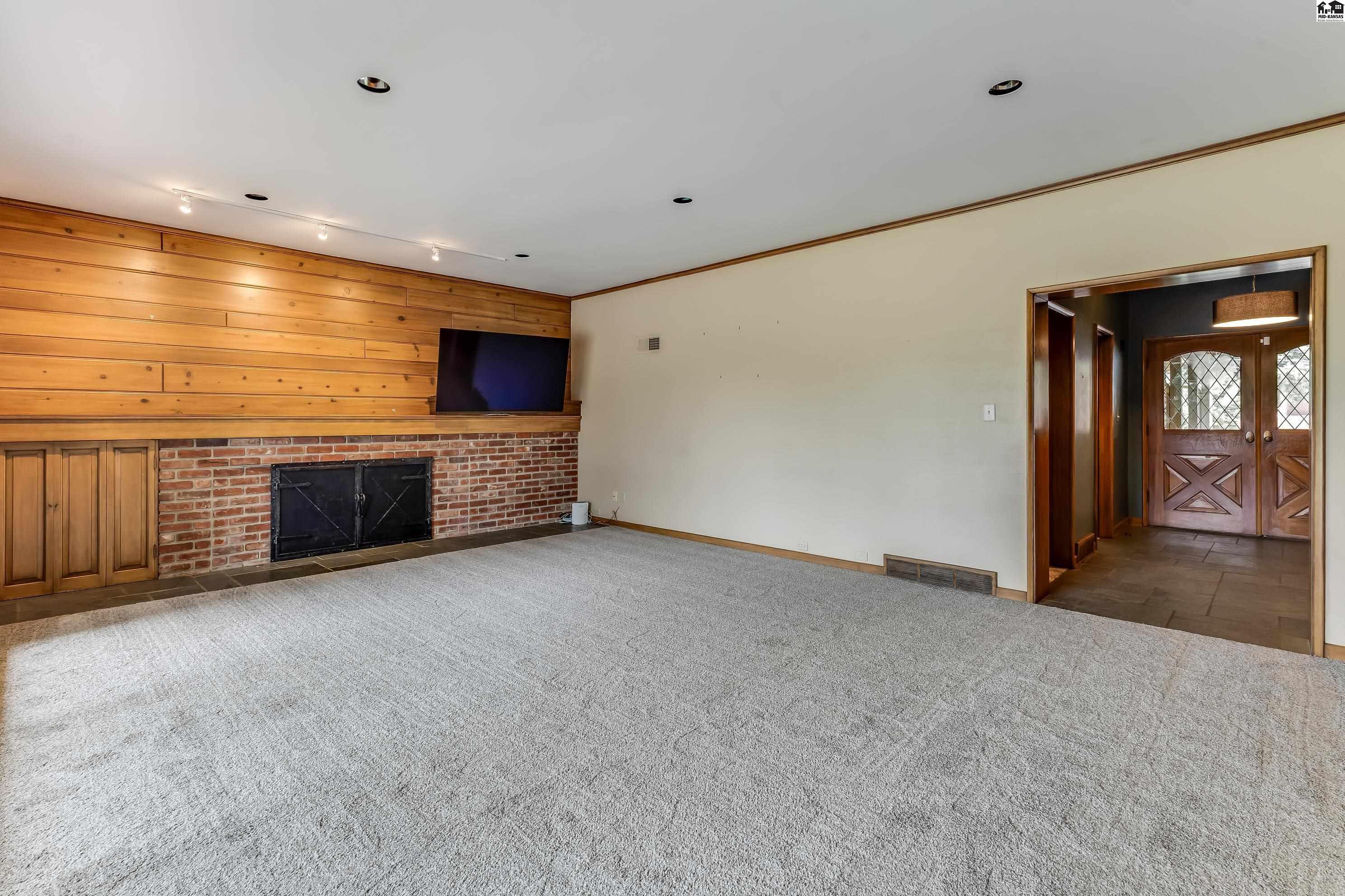 101 W 30th Avenue Hutchinson KS 67502
