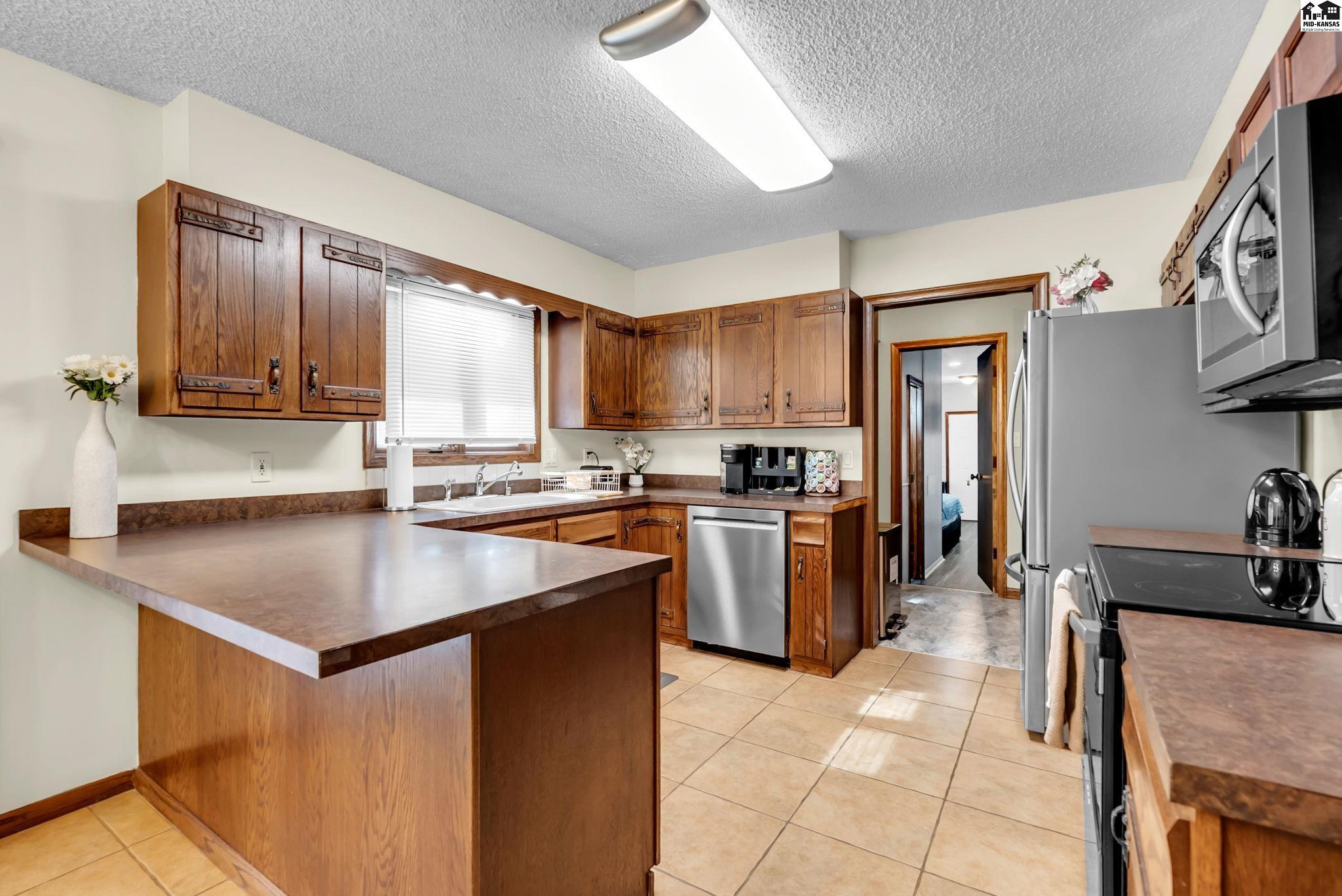 901 E 27th A Hutchinson KS 67502