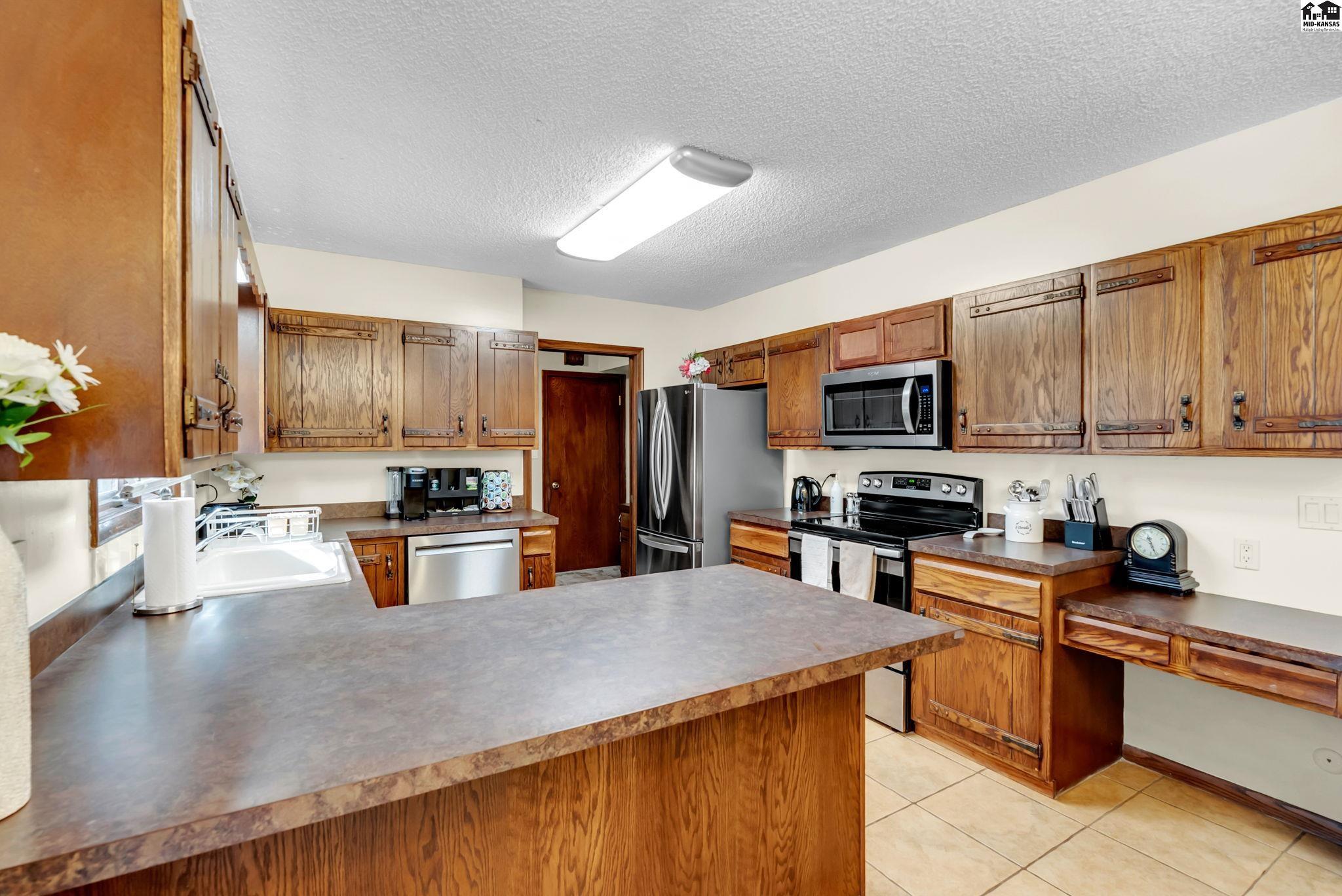 901 E 27th A Hutchinson KS 67502