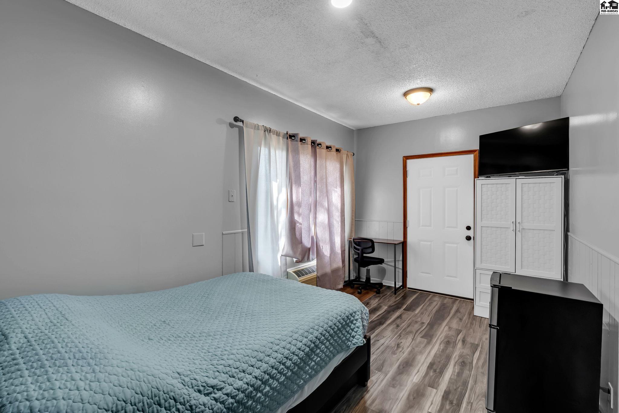 901 E 27th A Hutchinson KS 67502