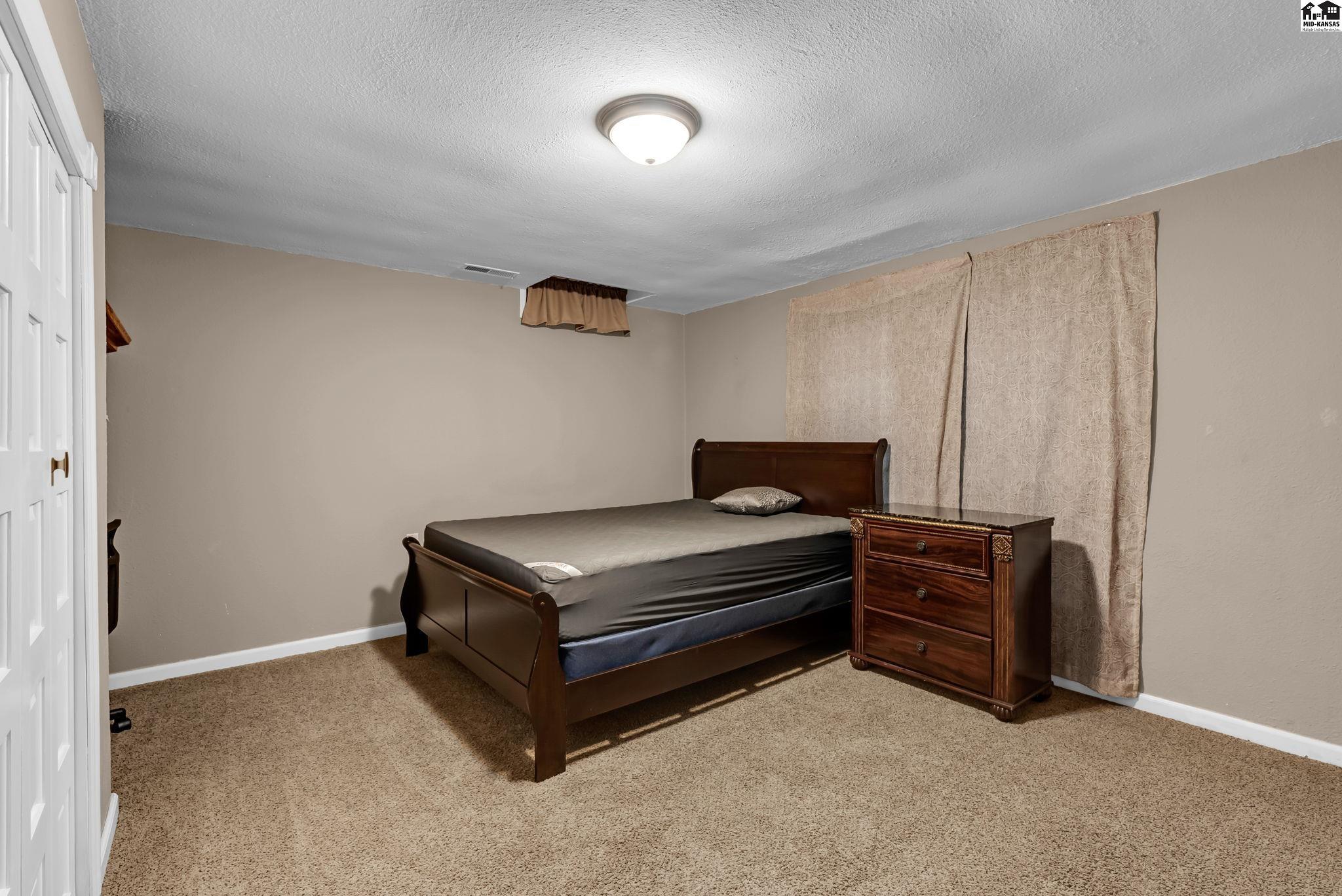 901 E 27th A Hutchinson KS 67502