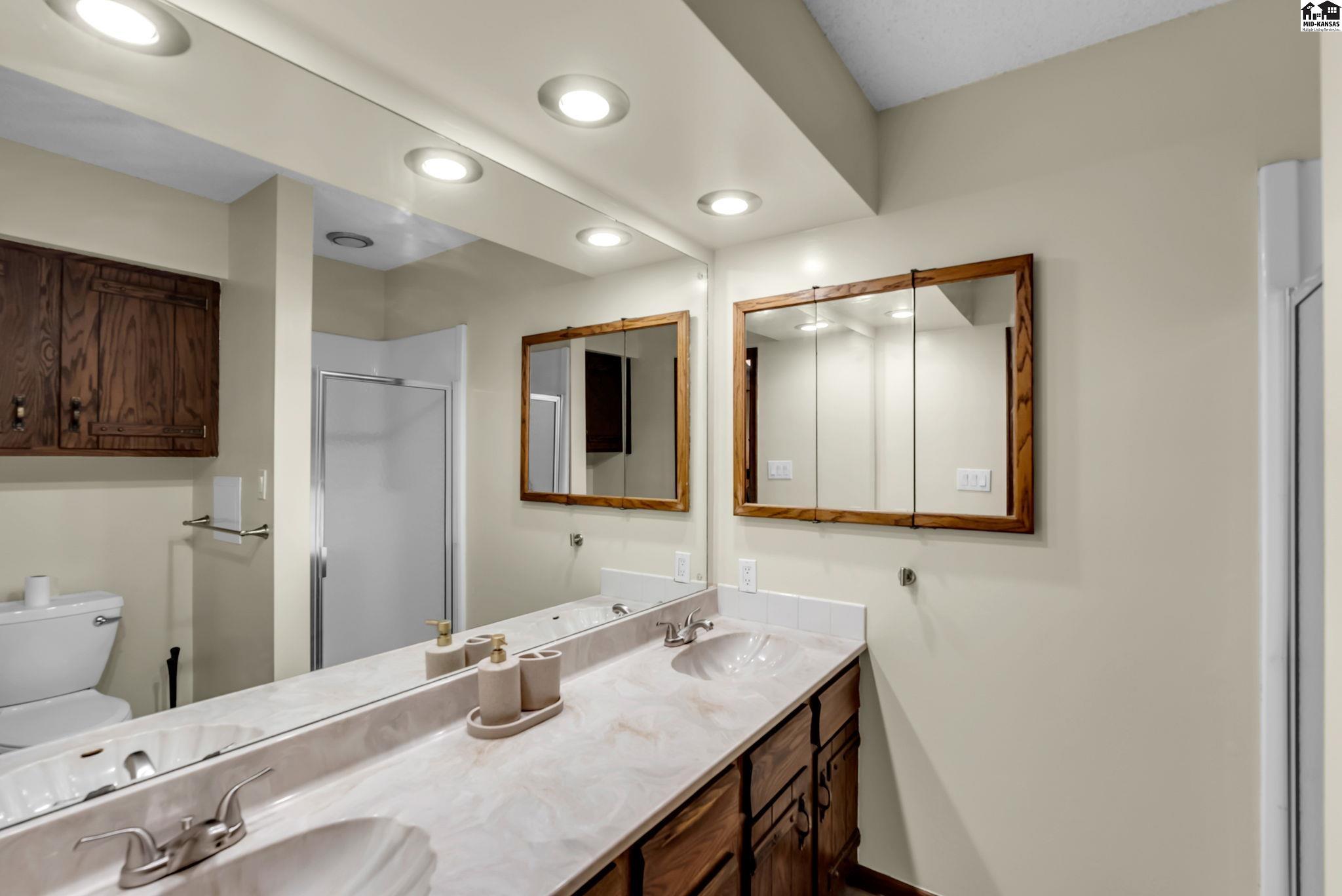 901 E 27th A Hutchinson KS 67502