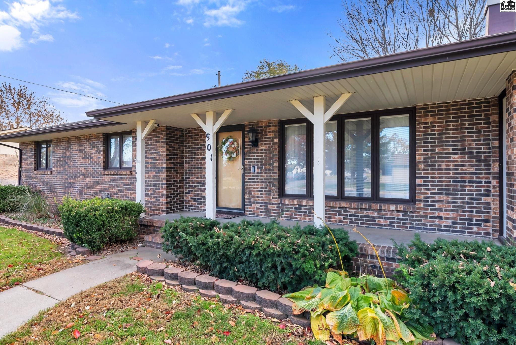 901 E 27th A Hutchinson KS 67502