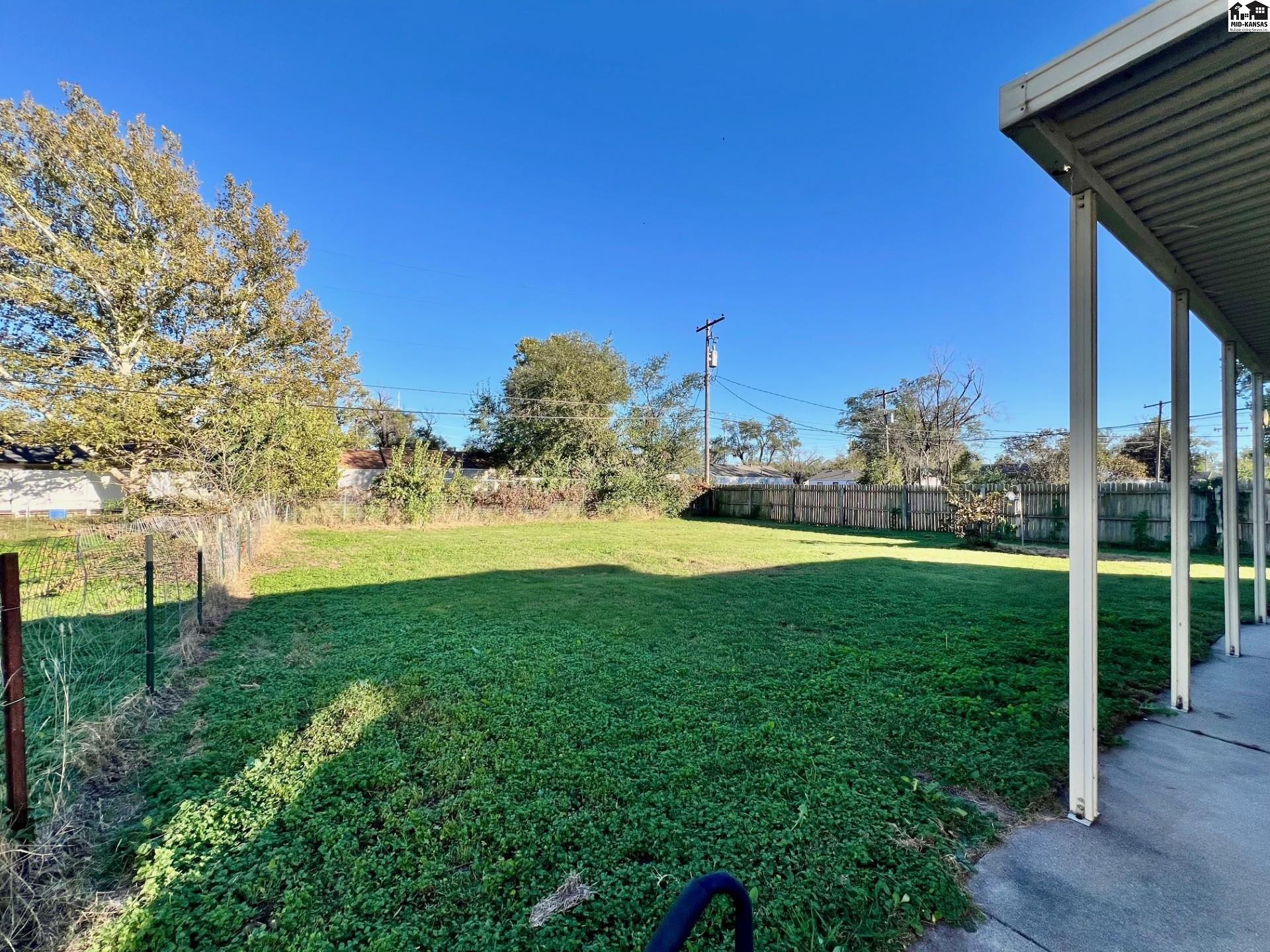 28 Sunset Drive Hutchinson KS 67502