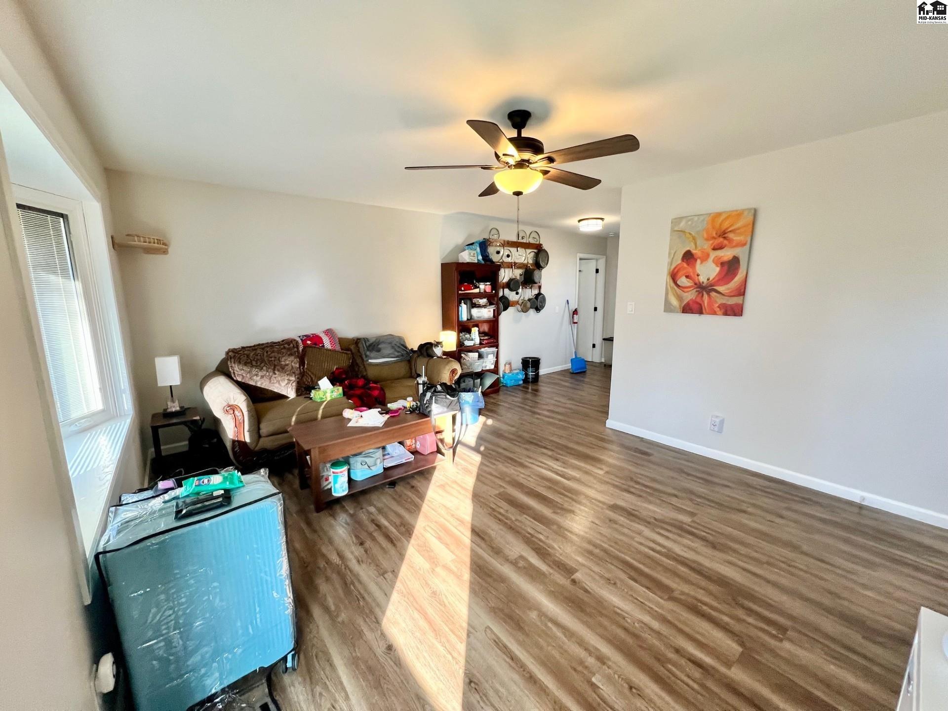 28 Sunset Drive Hutchinson KS 67502