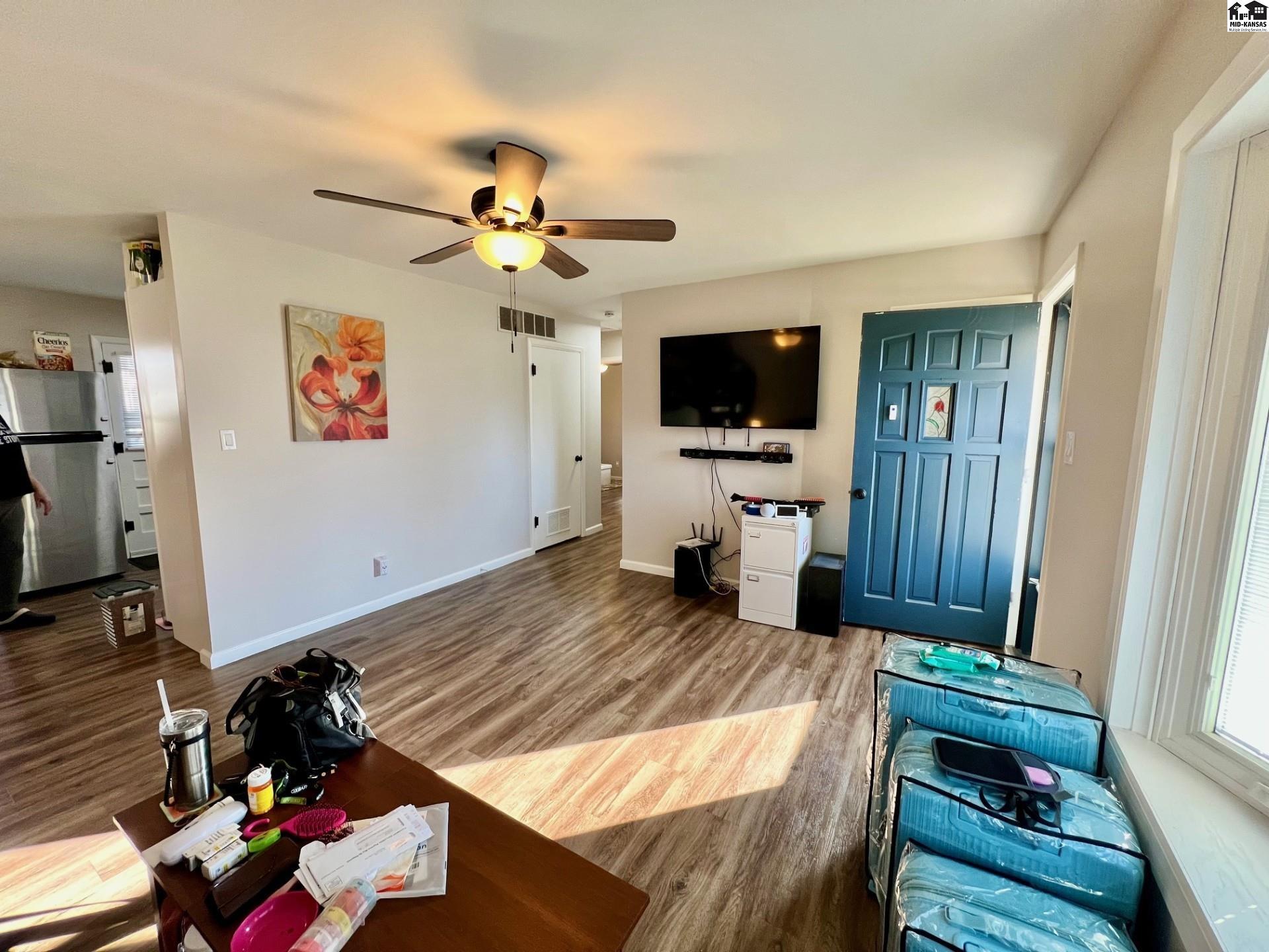 28 Sunset Drive Hutchinson KS 67502