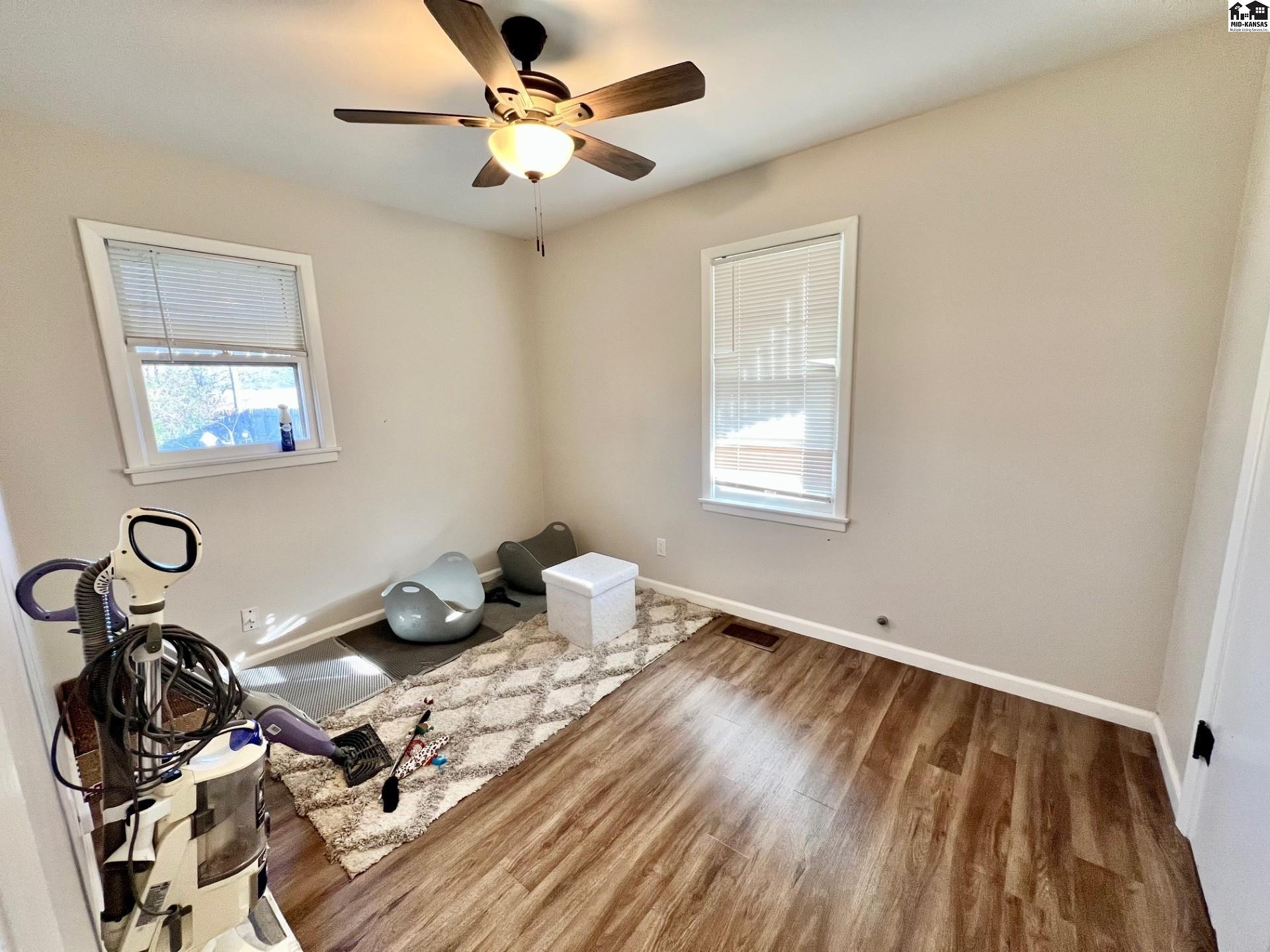 28 Sunset Drive Hutchinson KS 67502